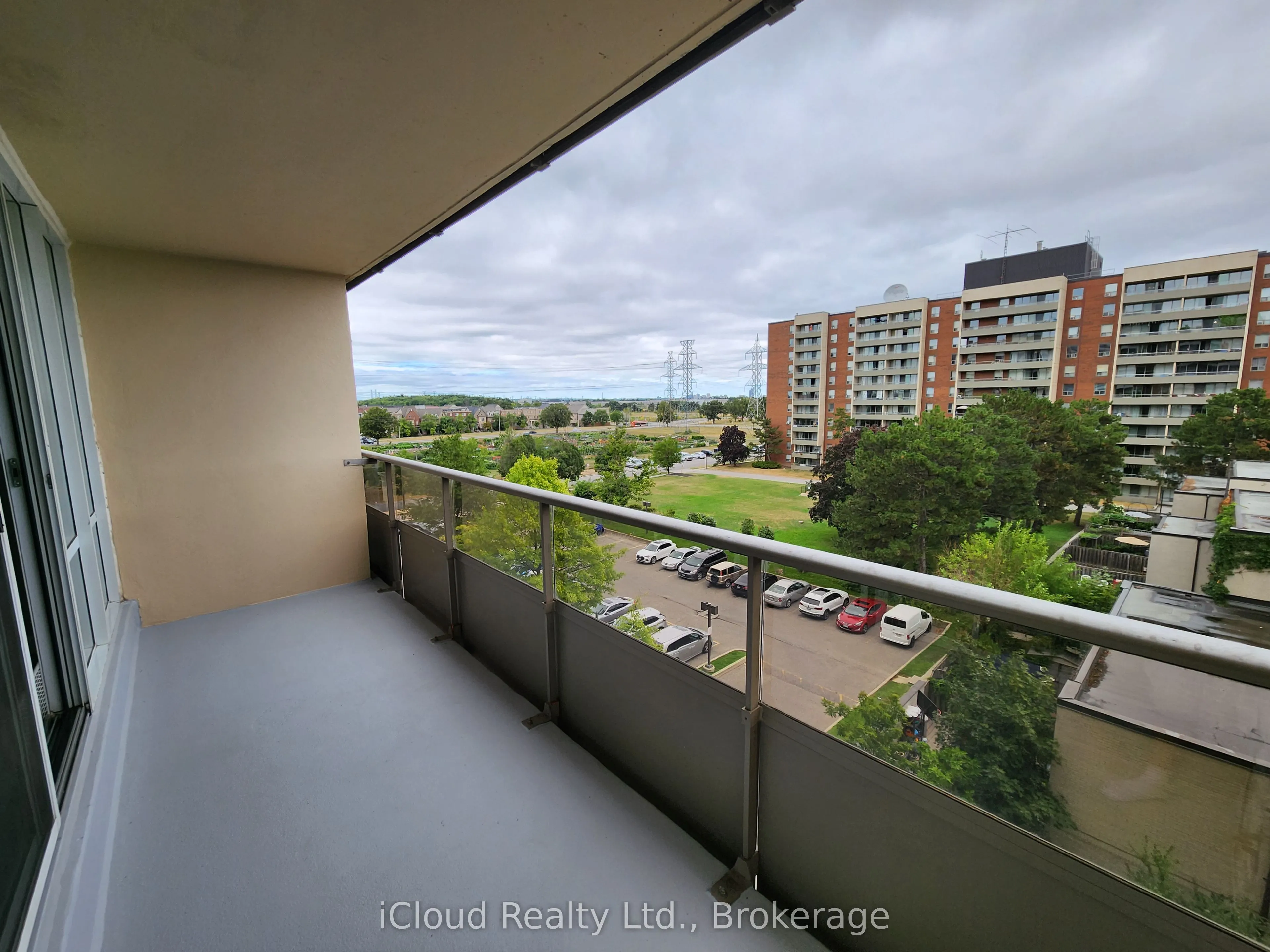 25 Four Winds Drive, #609
