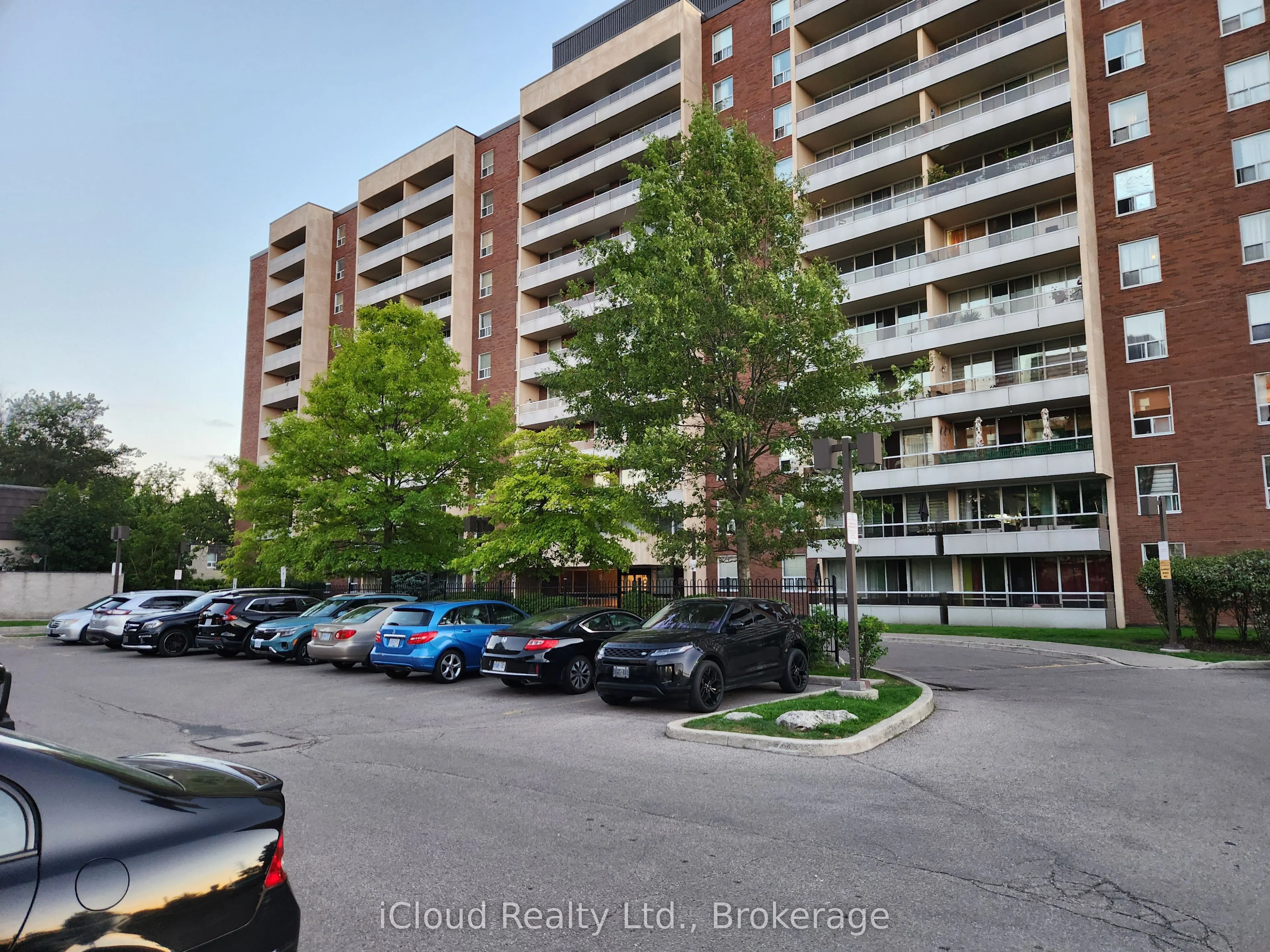 25 Four Winds Drive, #609