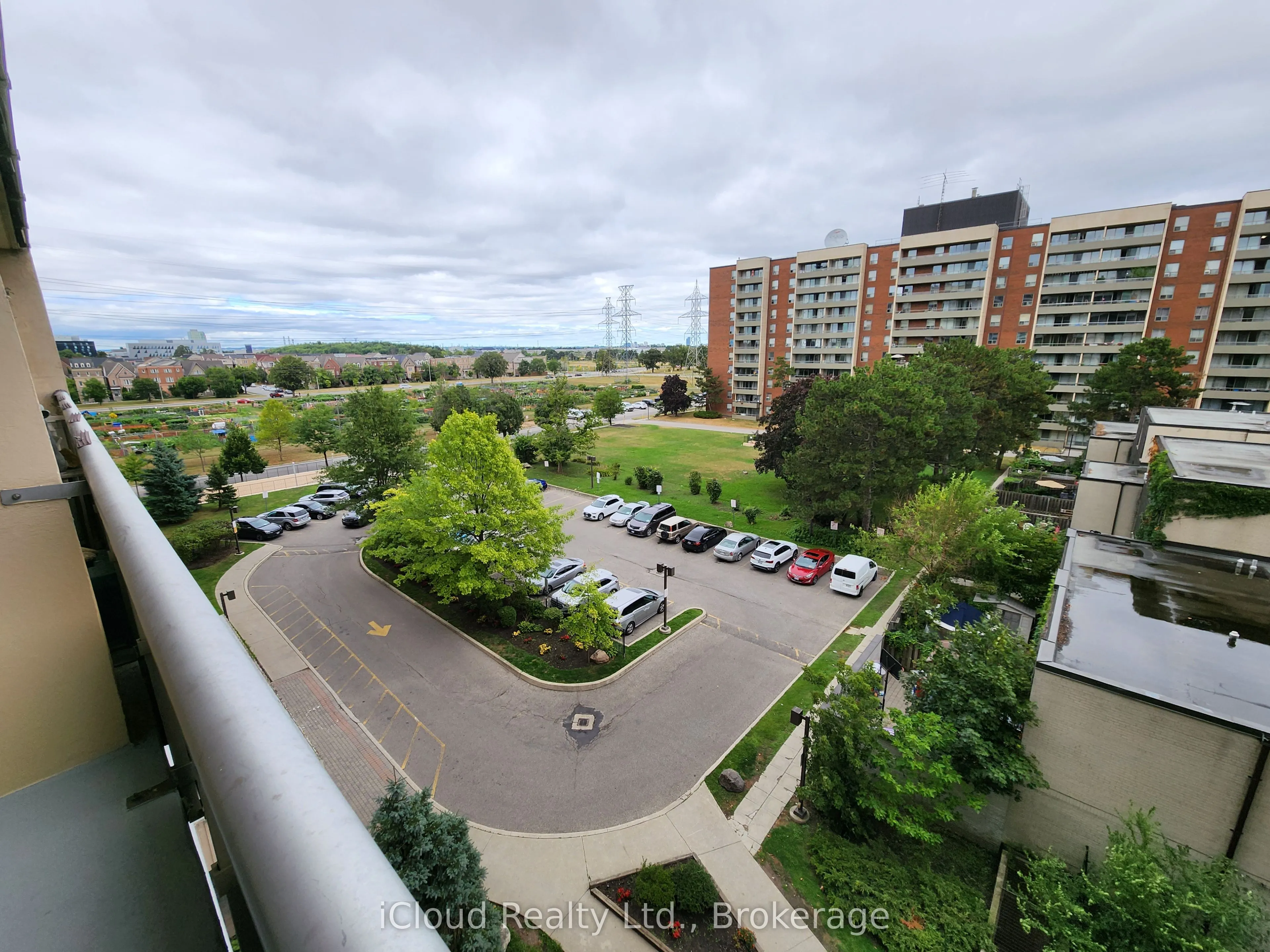 25 Four Winds Drive, #609