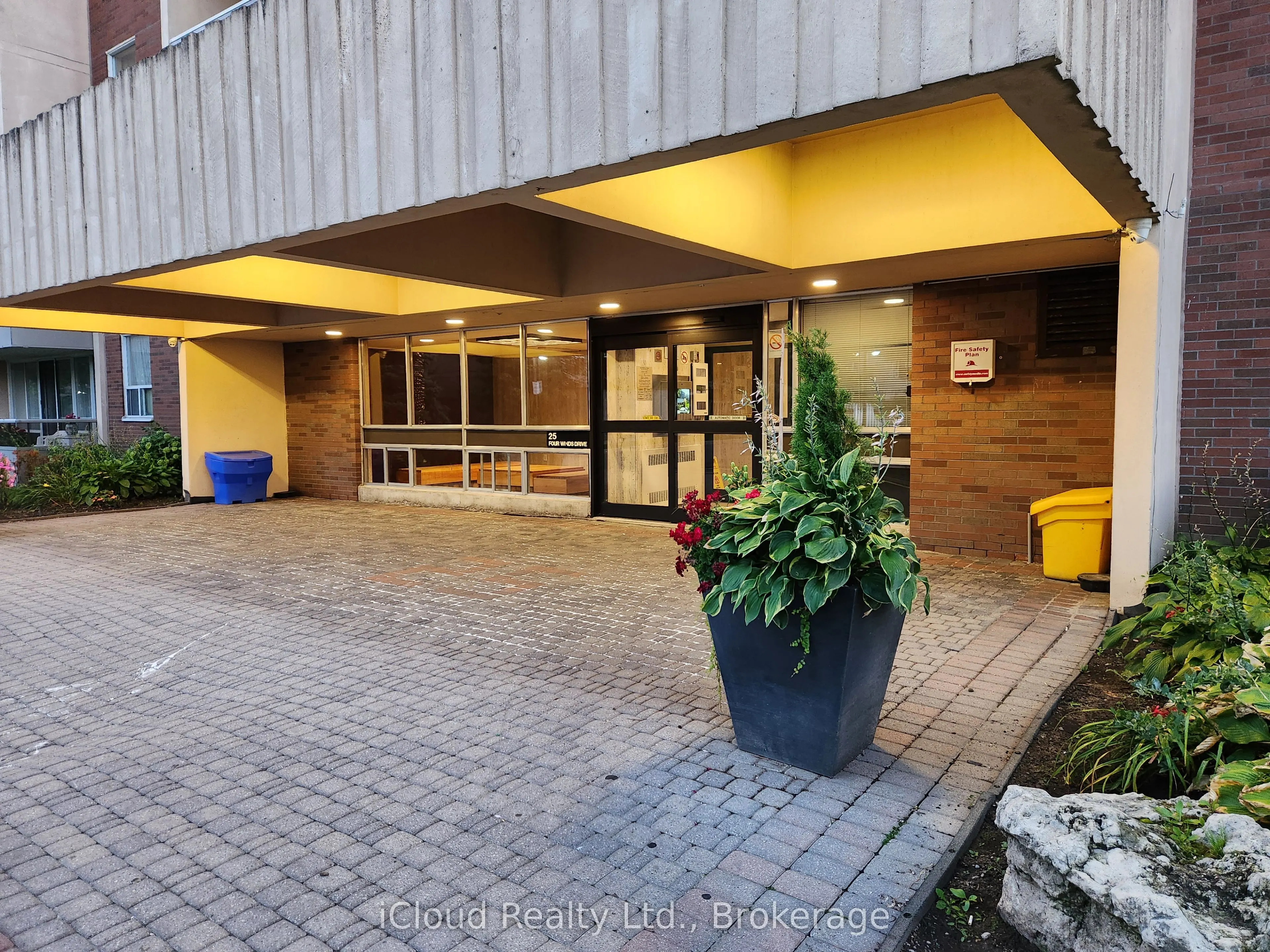 25 Four Winds Drive, #609