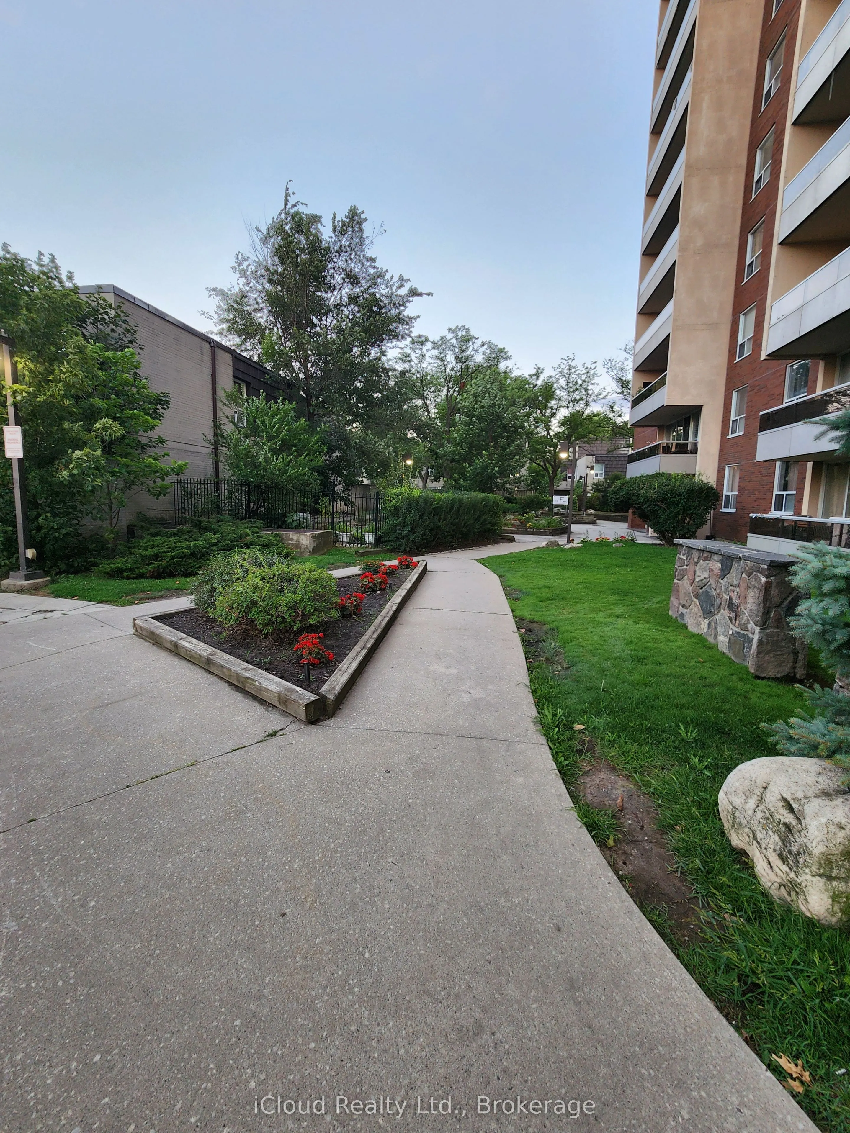 25 Four Winds Drive, #609