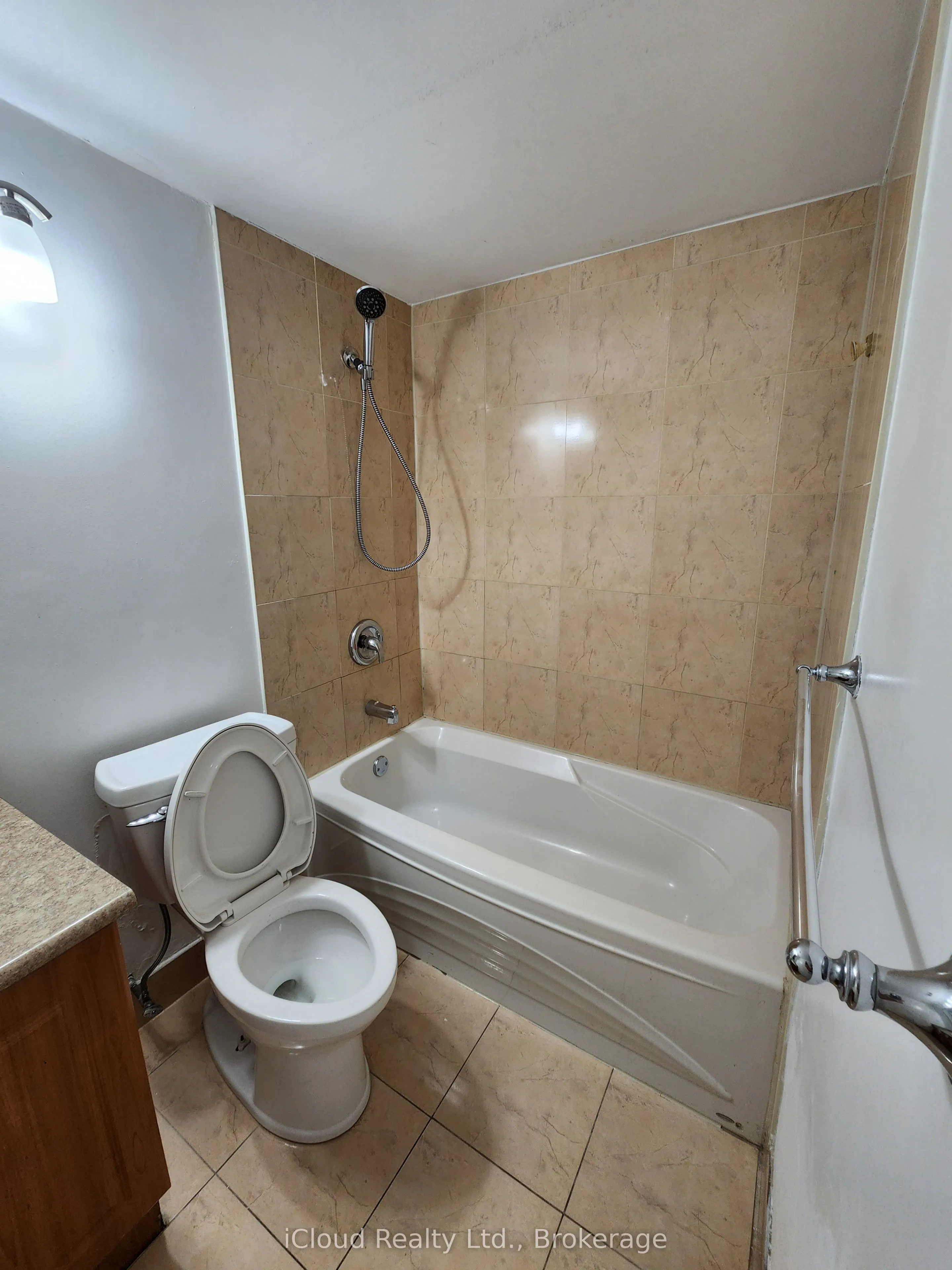 25 Four Winds Drive, #609