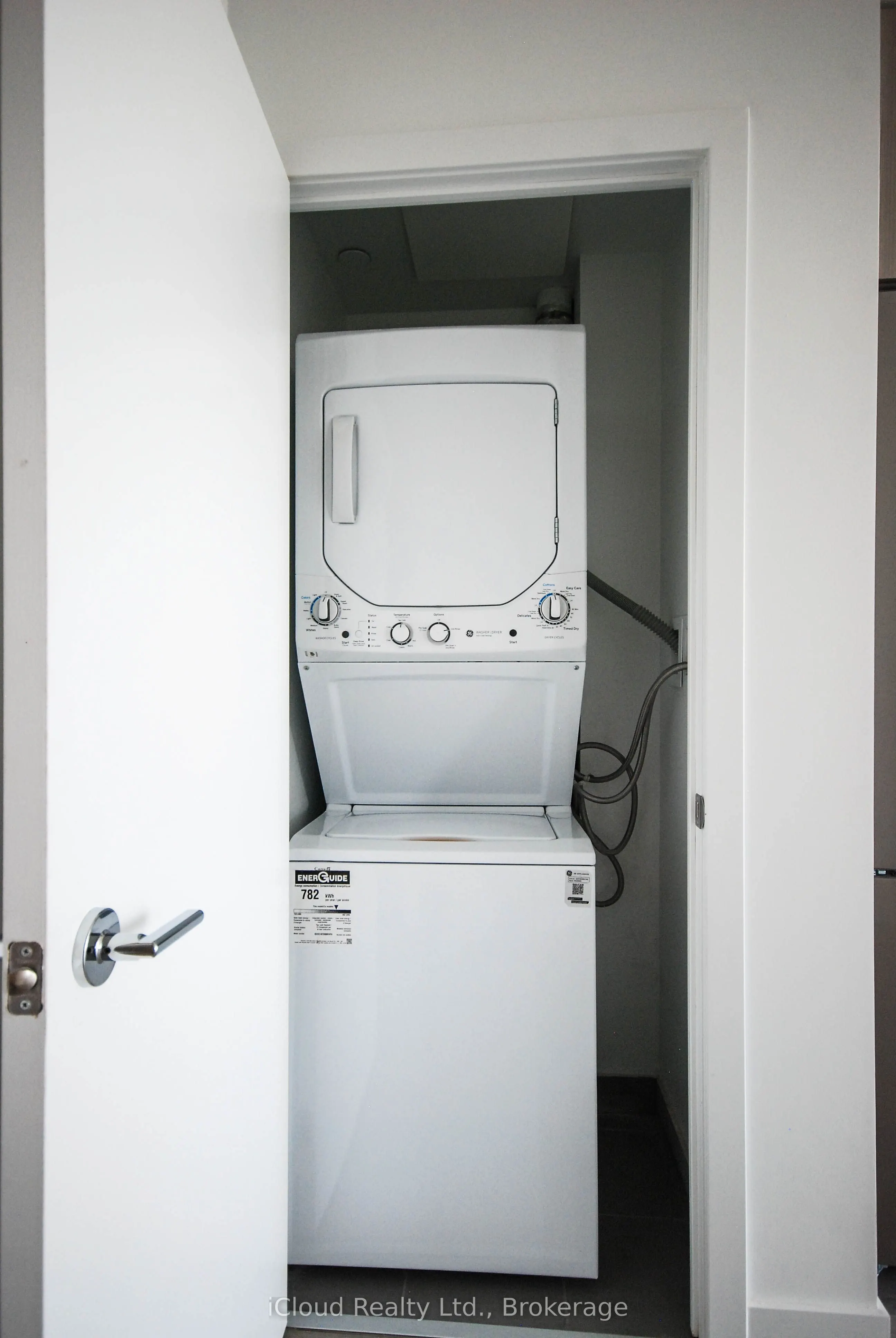 1005 Dundas Street E, #809