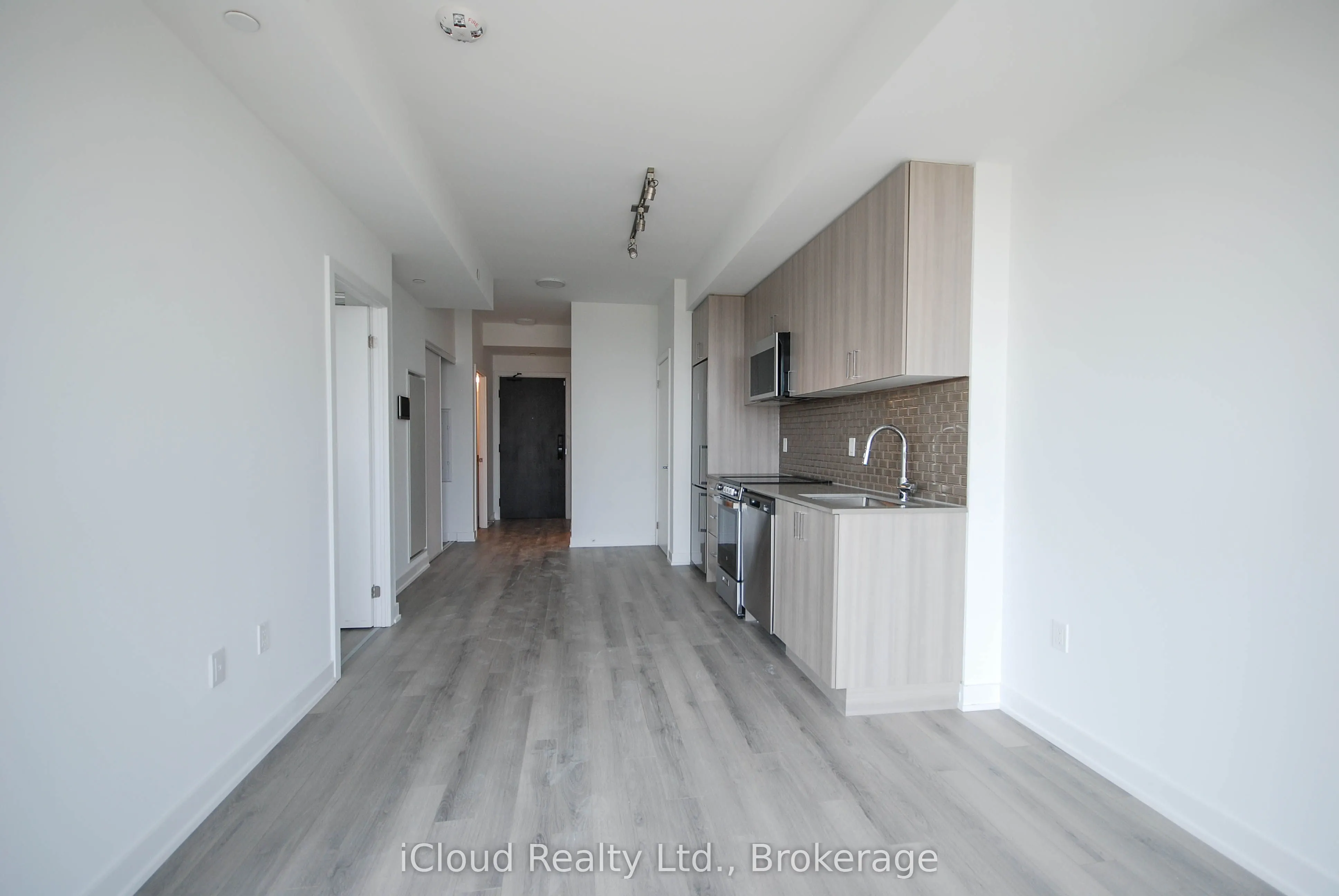 1005 Dundas Street E, #809
