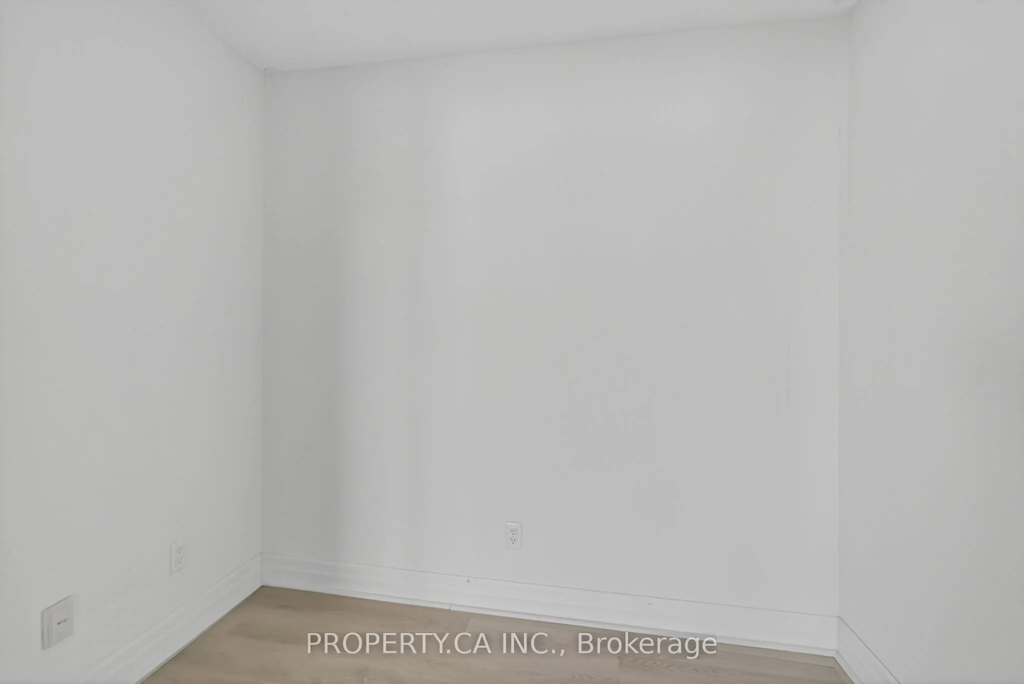 215 Queen Street E, #611