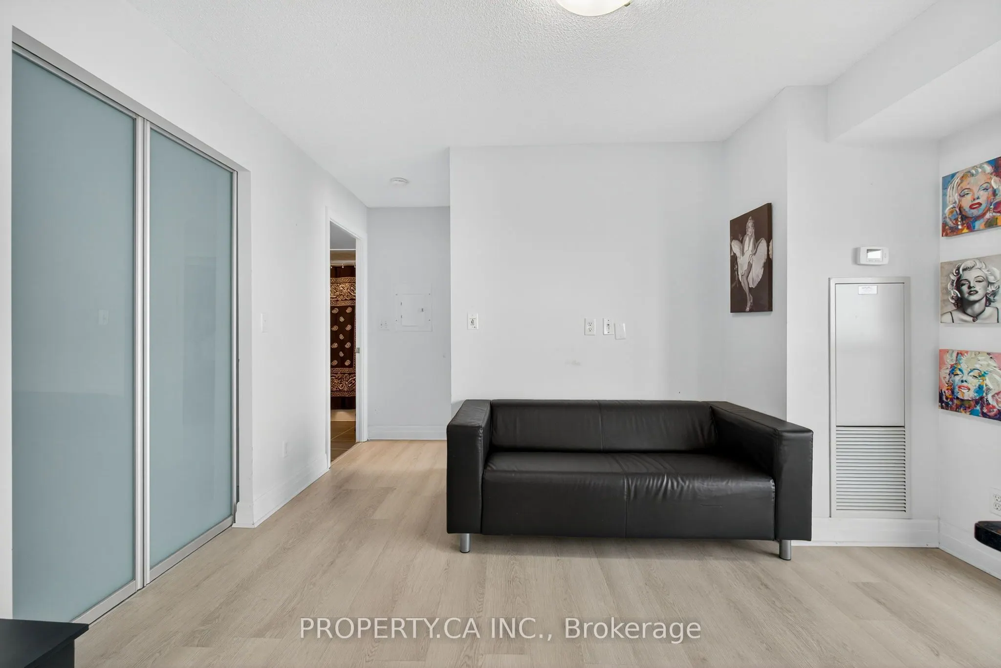 215 Queen Street E, #611