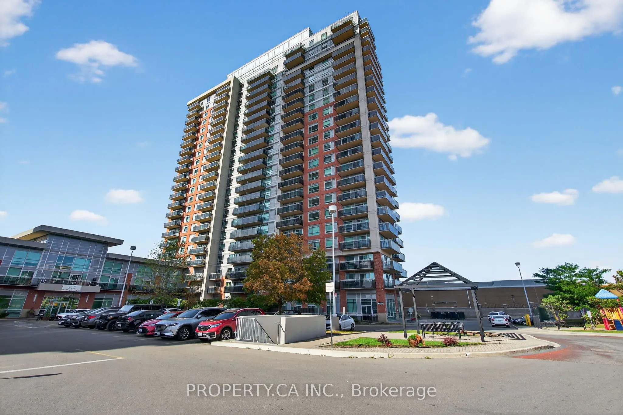 215 Queen Street E, #611