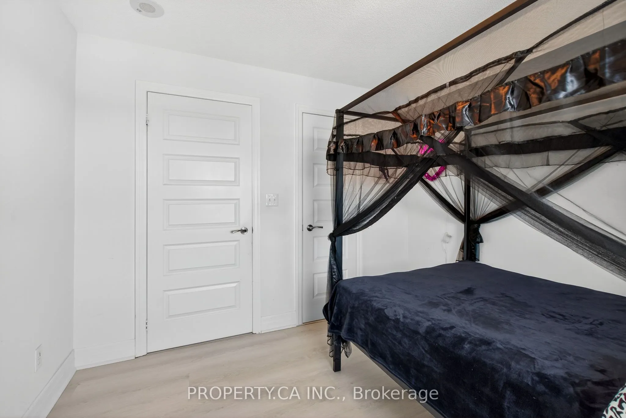 215 Queen Street E, #611