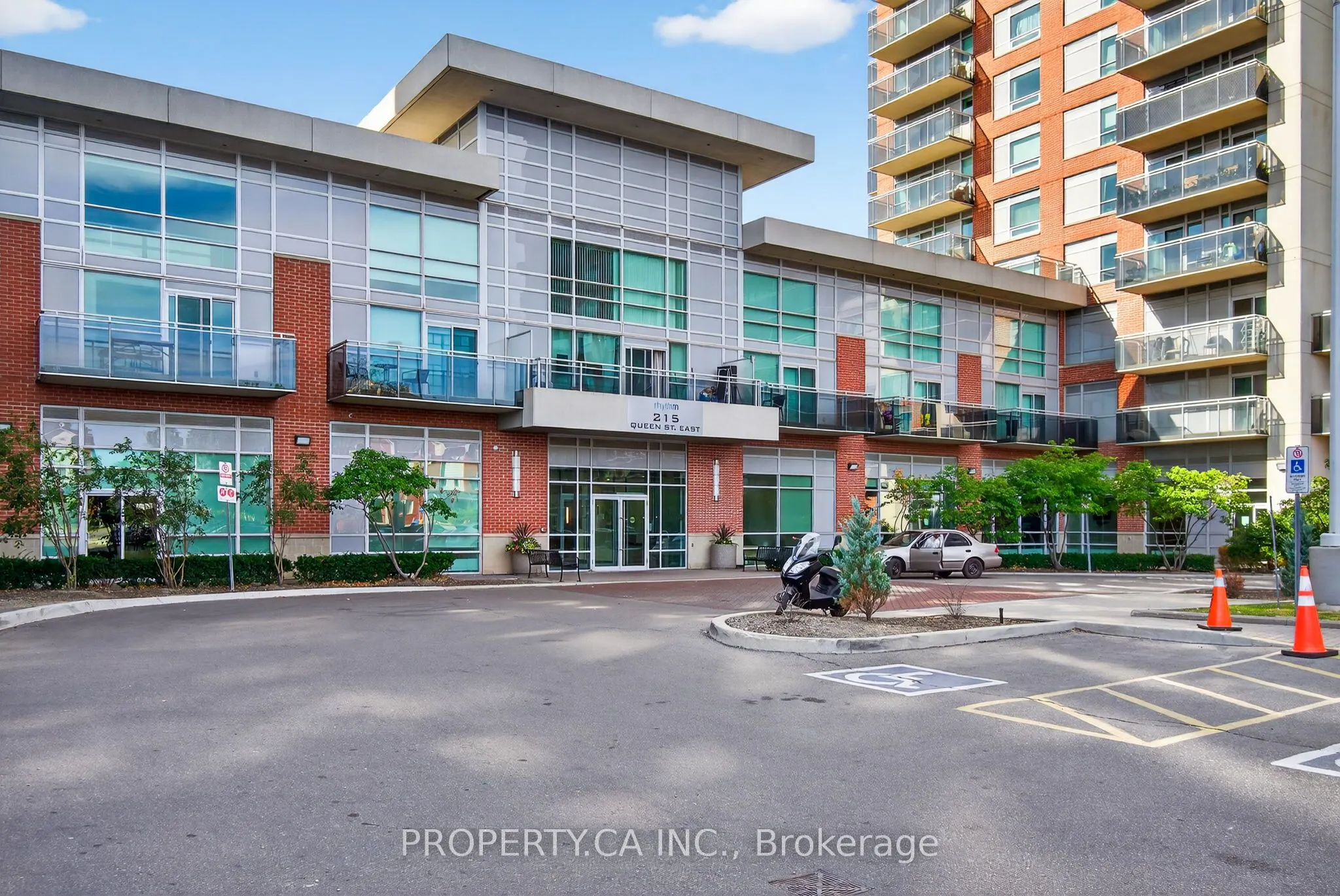 215 Queen Street E, #611