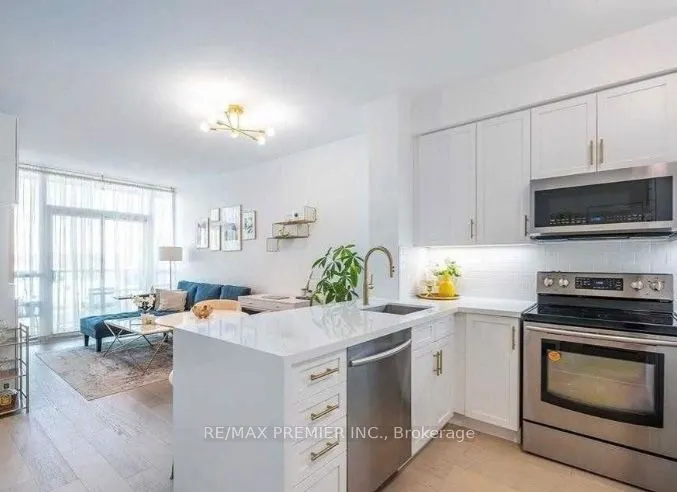 3391 Bloor Street W, #411