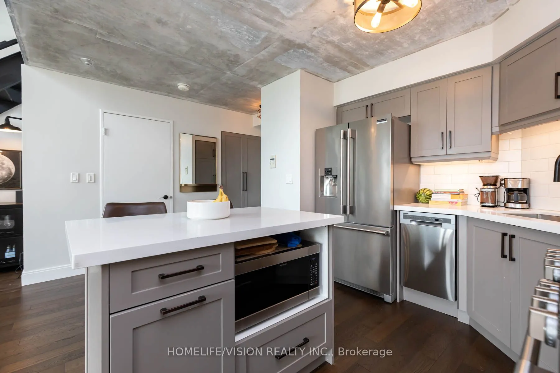 250 Manitoba Street, #704