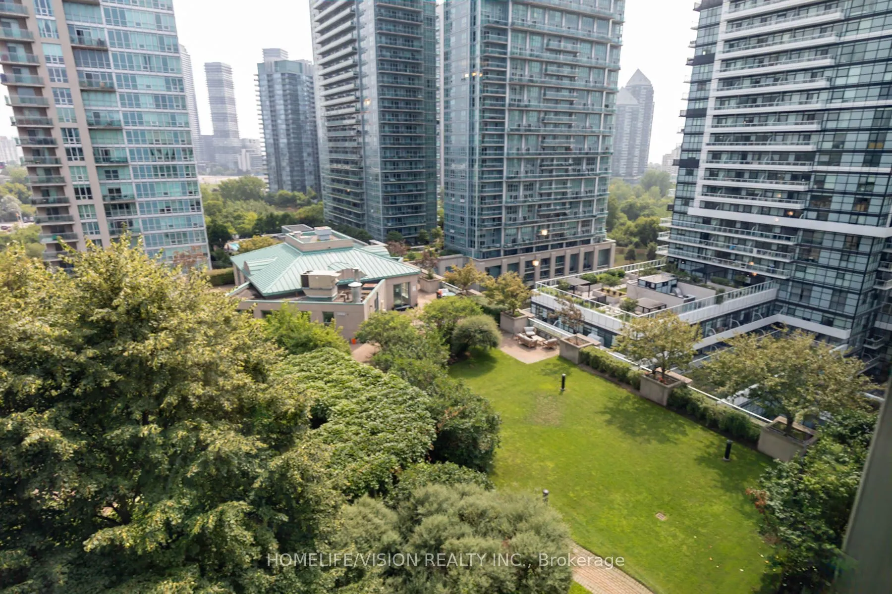 250 Manitoba Street, #704