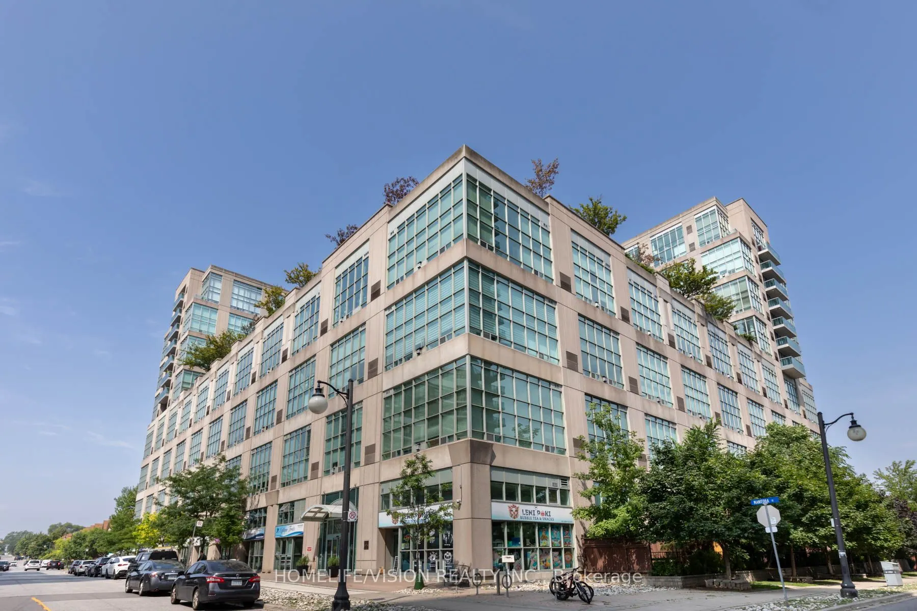 250 Manitoba Street, #704