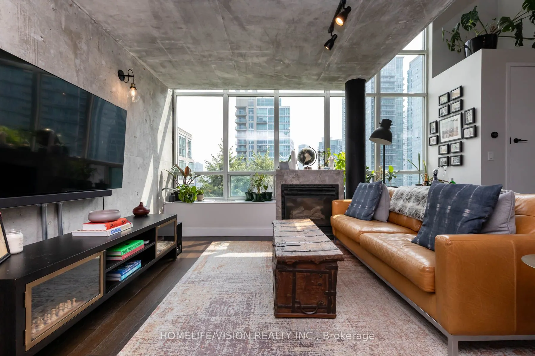 250 Manitoba Street, #704