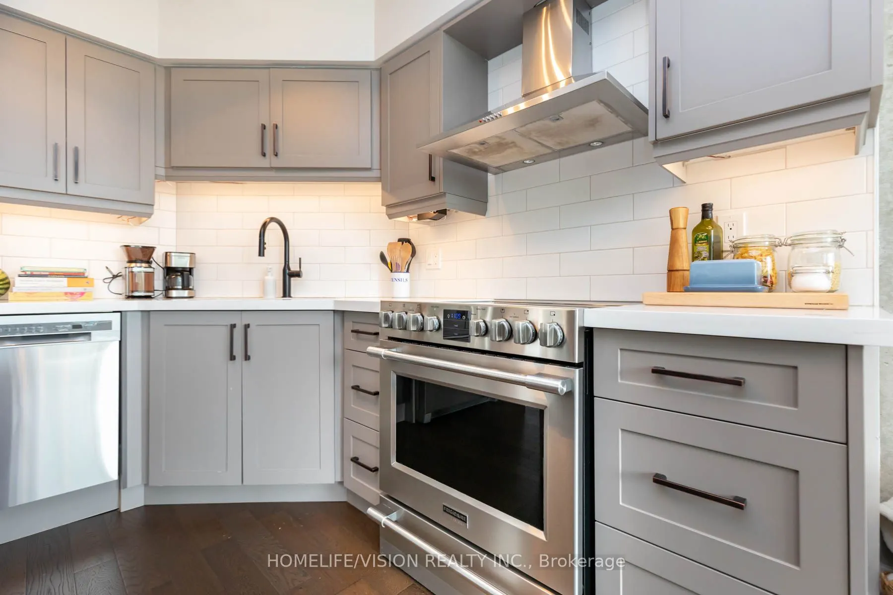 250 Manitoba Street, #704