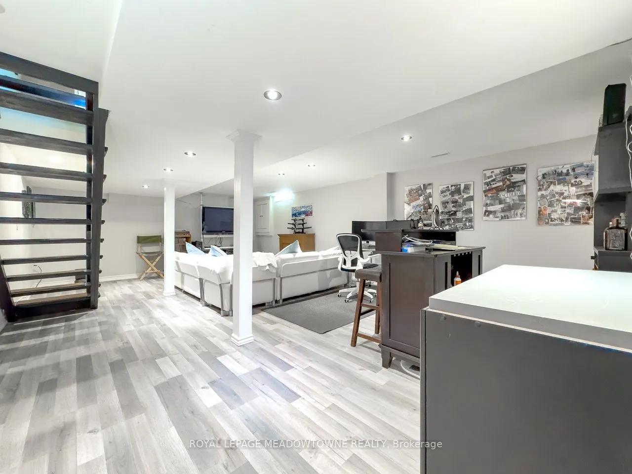 18 Cotswold Court