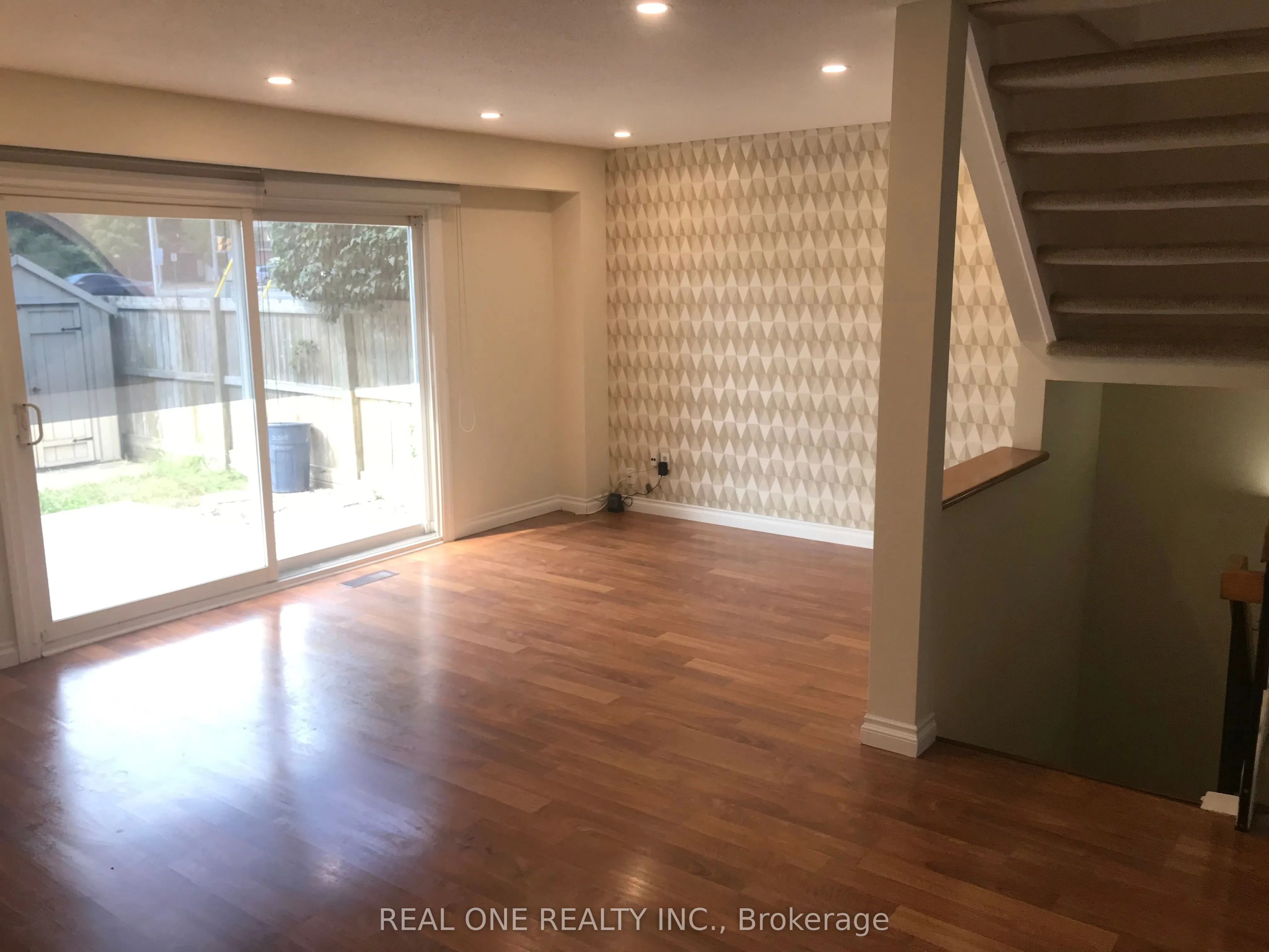 1580 Lancaster Drive, #28