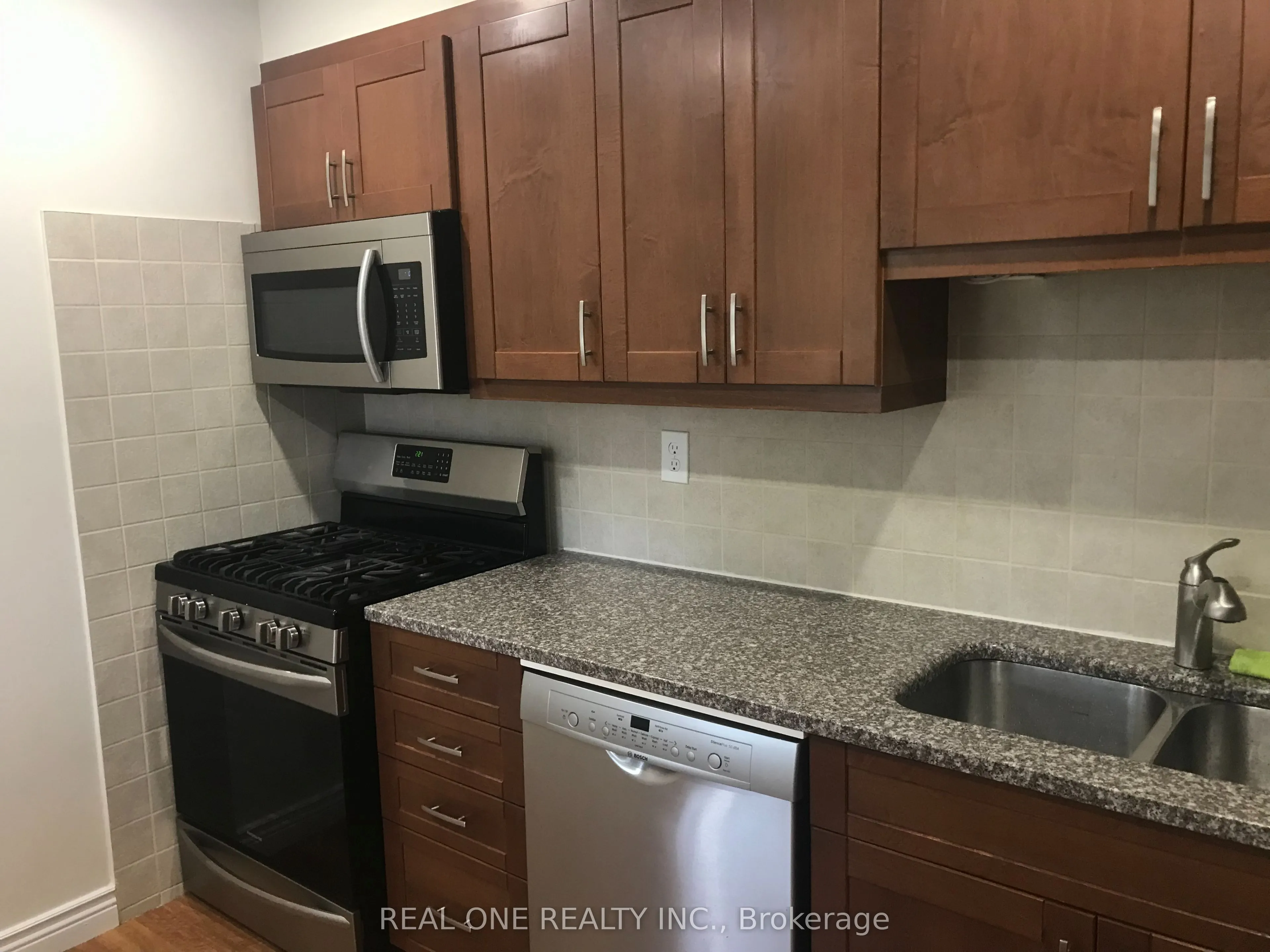 1580 Lancaster Drive, #28