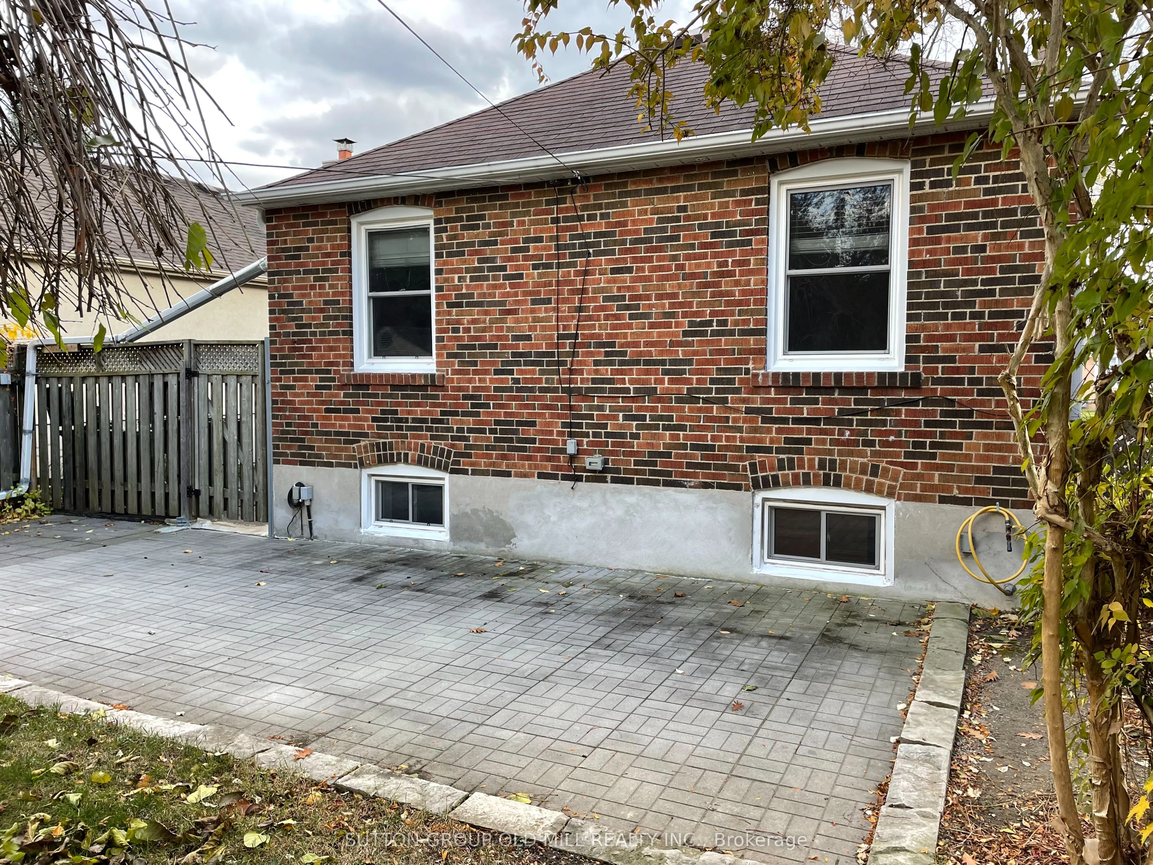 8 Westleigh Crescent