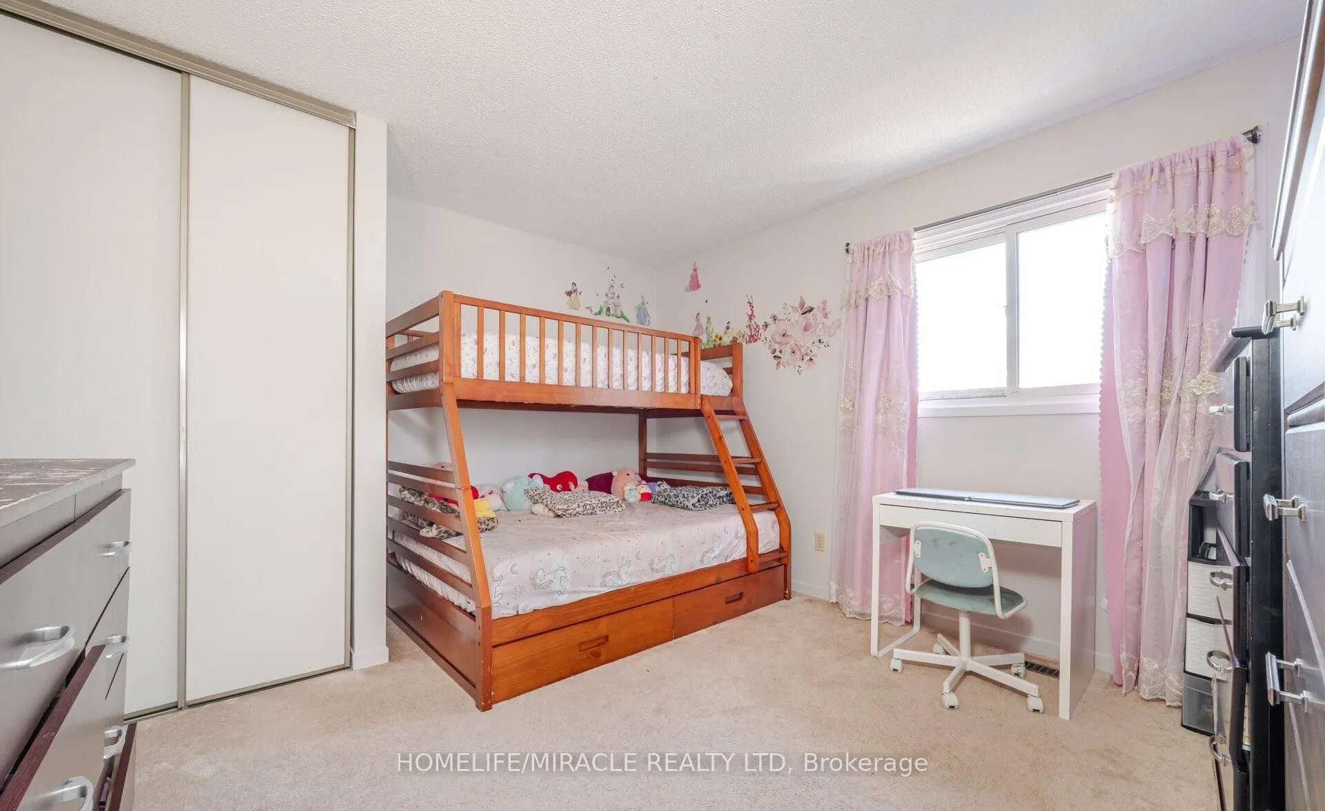 20 Wayne Nicol Drive, #18