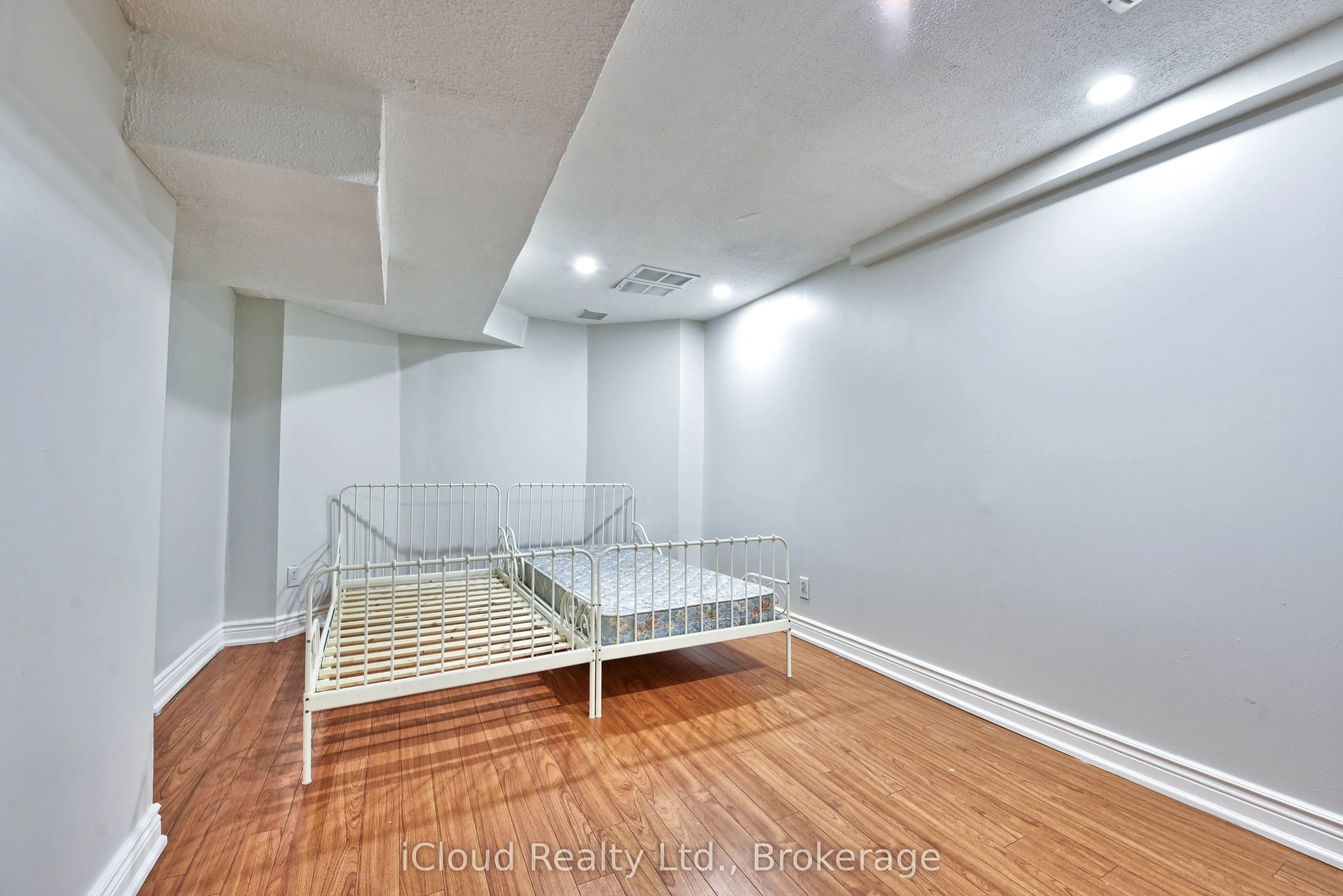 14 Timberlane Drive