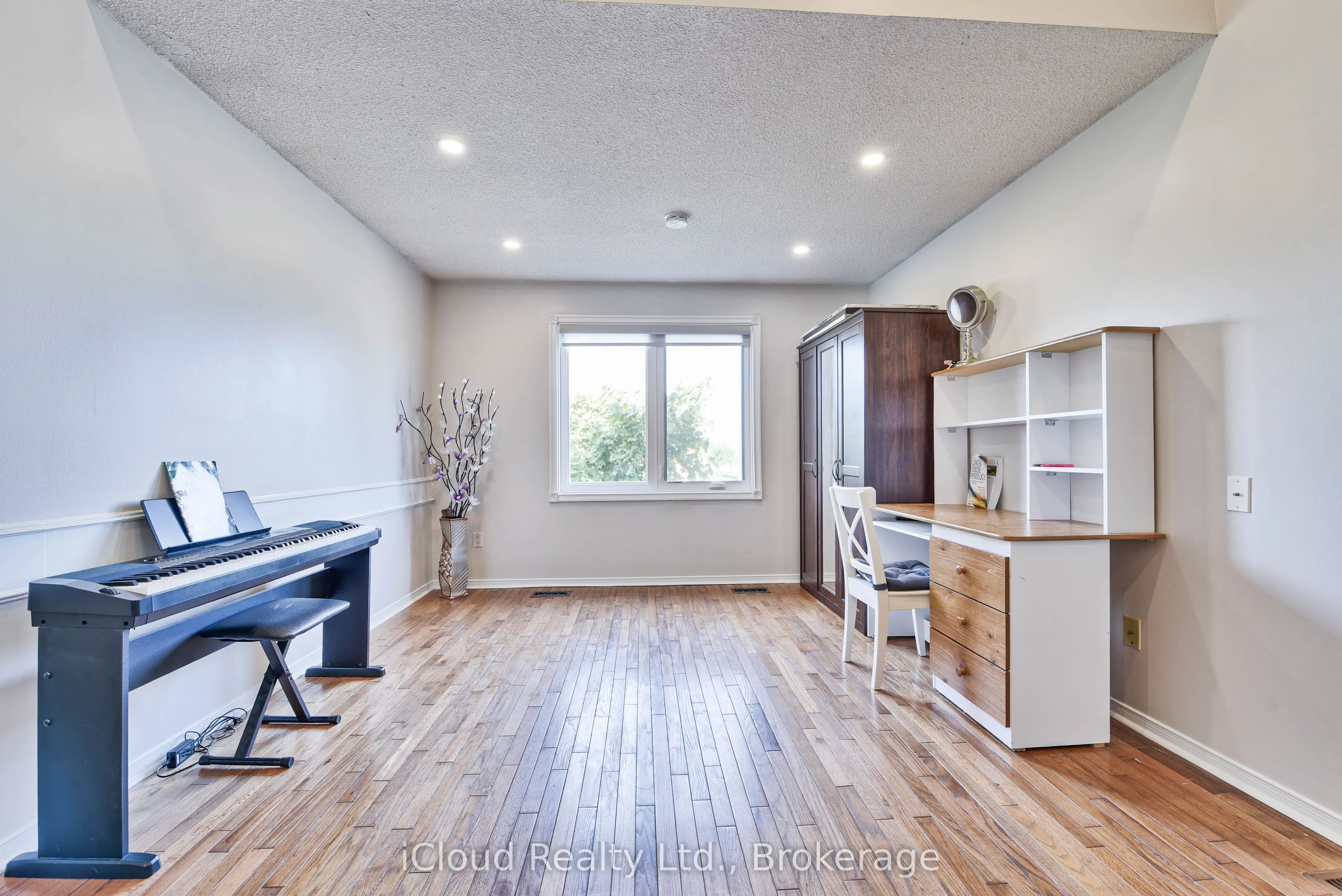 14 Timberlane Drive
