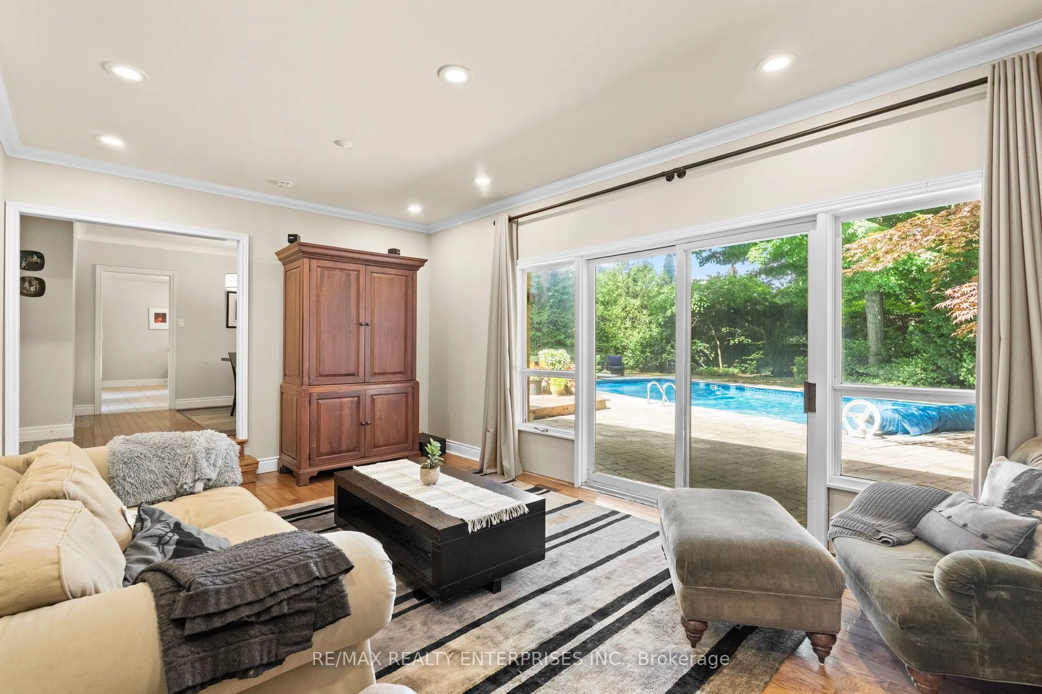 1867 Will Scarlett Drive