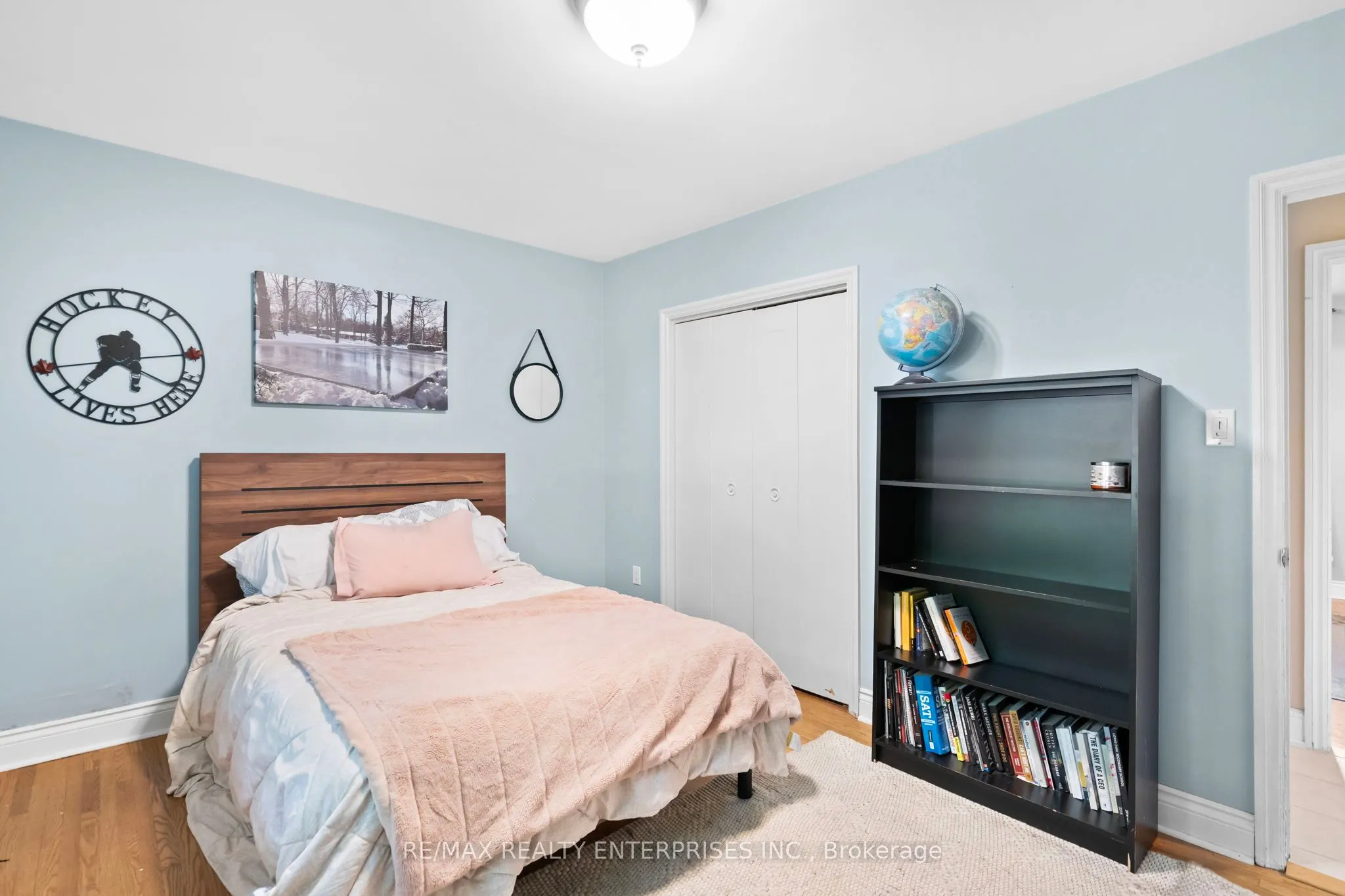 1867 Will Scarlett Drive
