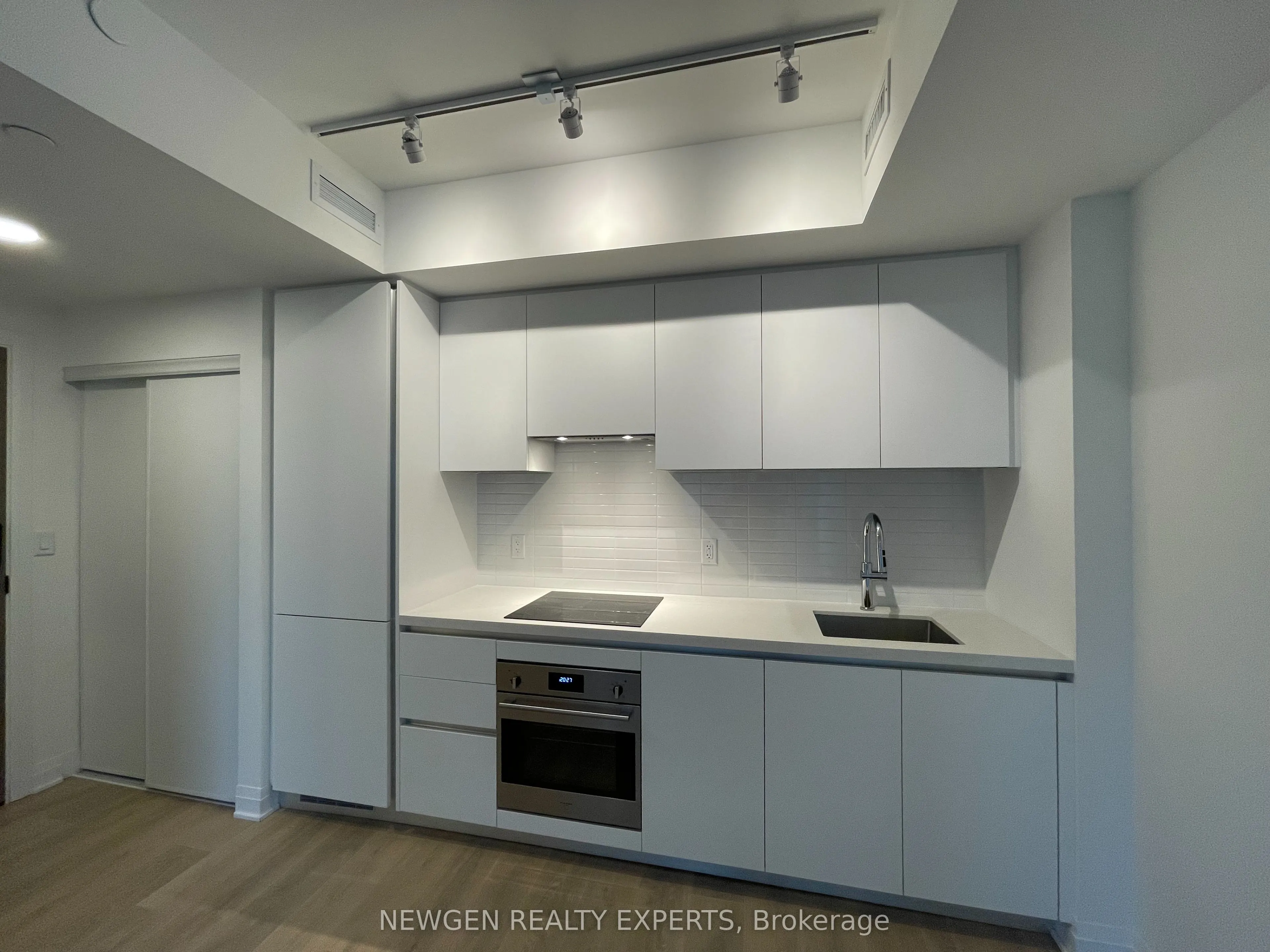 4015 The Exchange, #1601