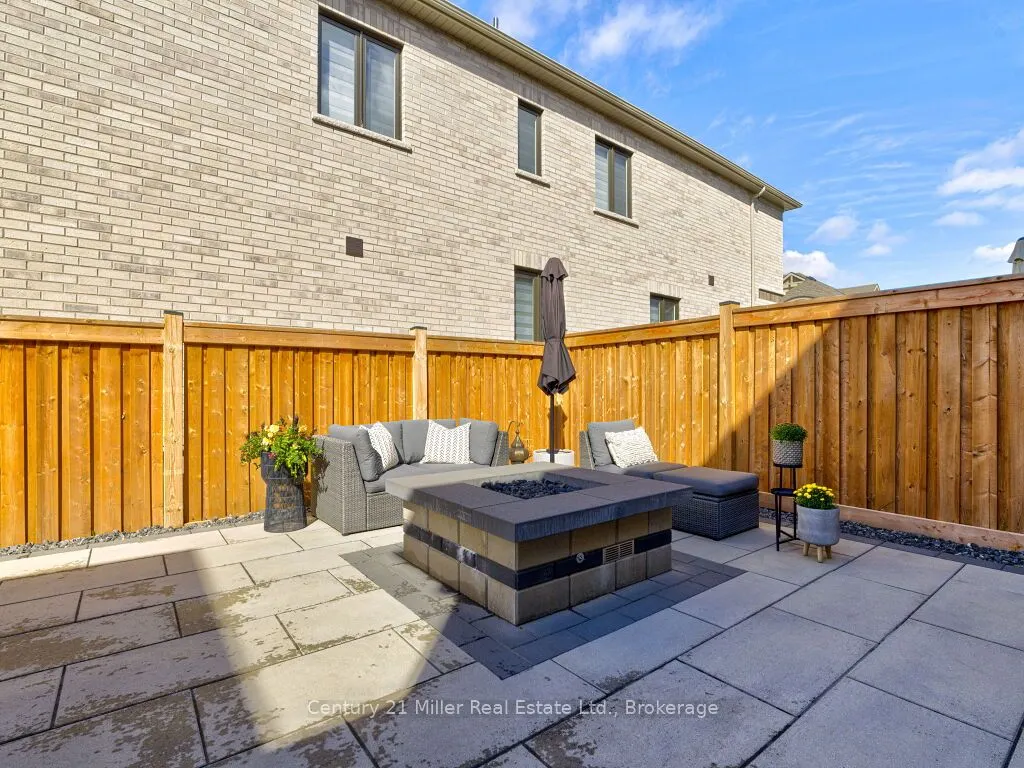 517 Kennedy Circle W