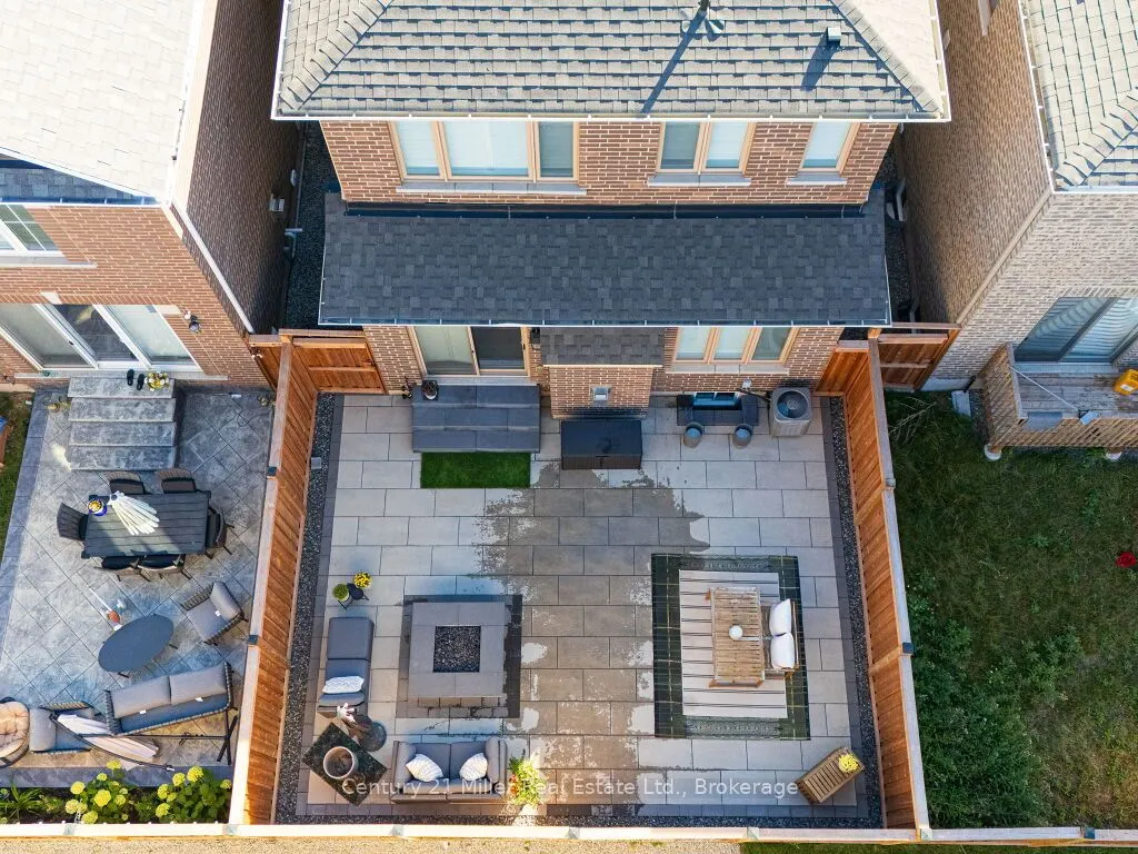 517 Kennedy Circle W