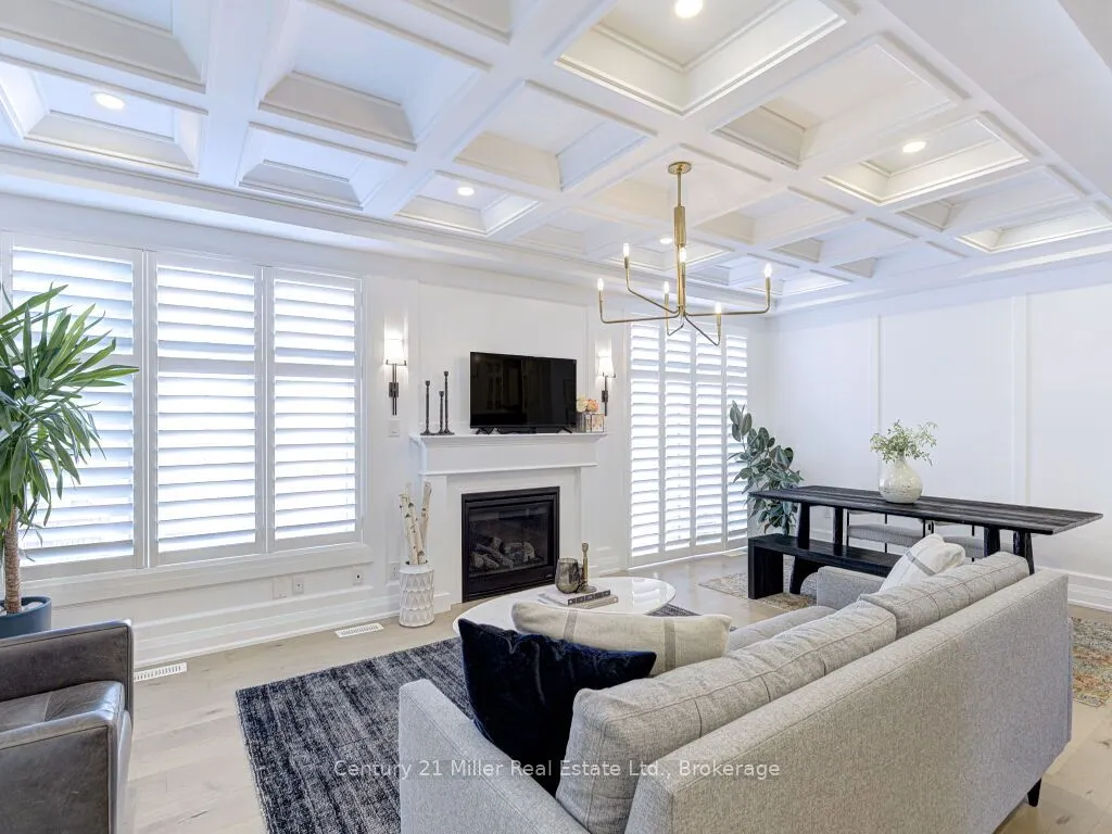 517 Kennedy Circle W