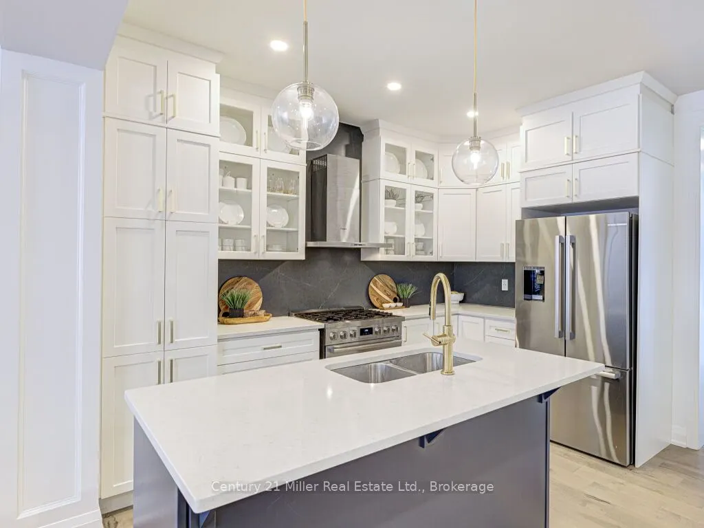 517 Kennedy Circle W