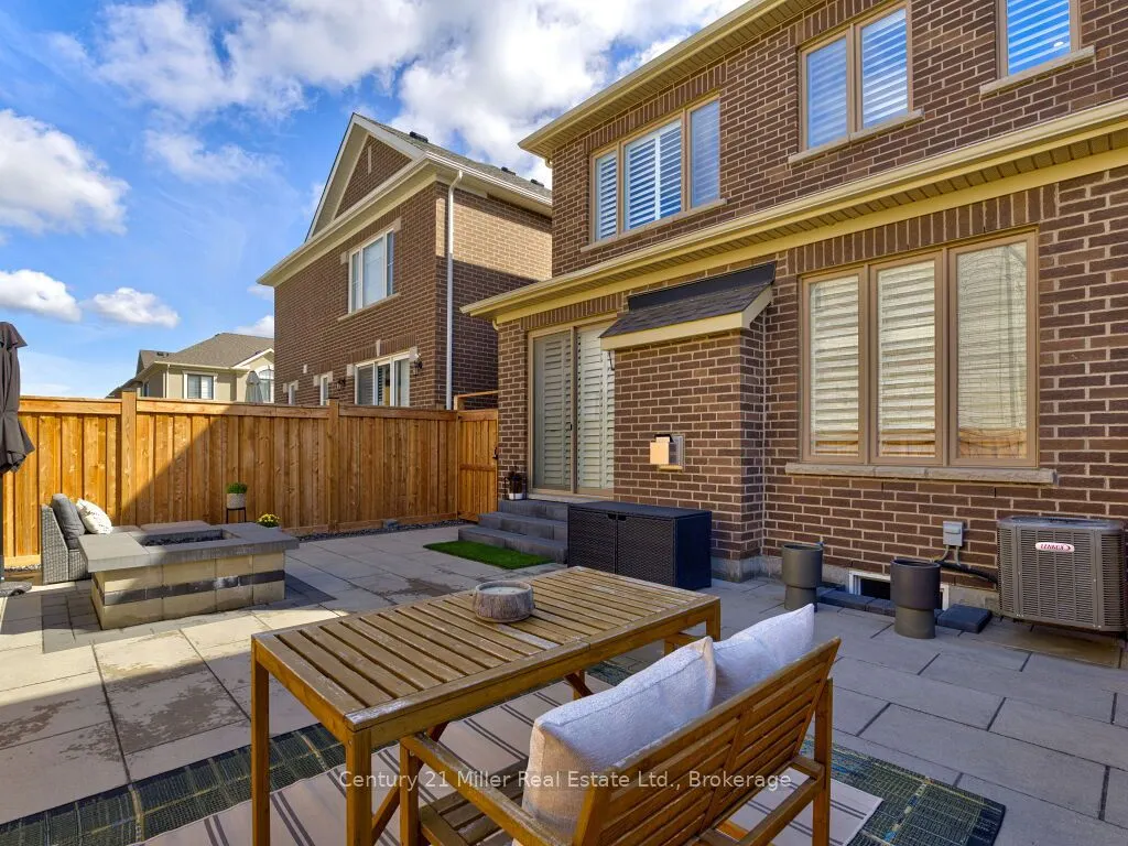 517 Kennedy Circle W