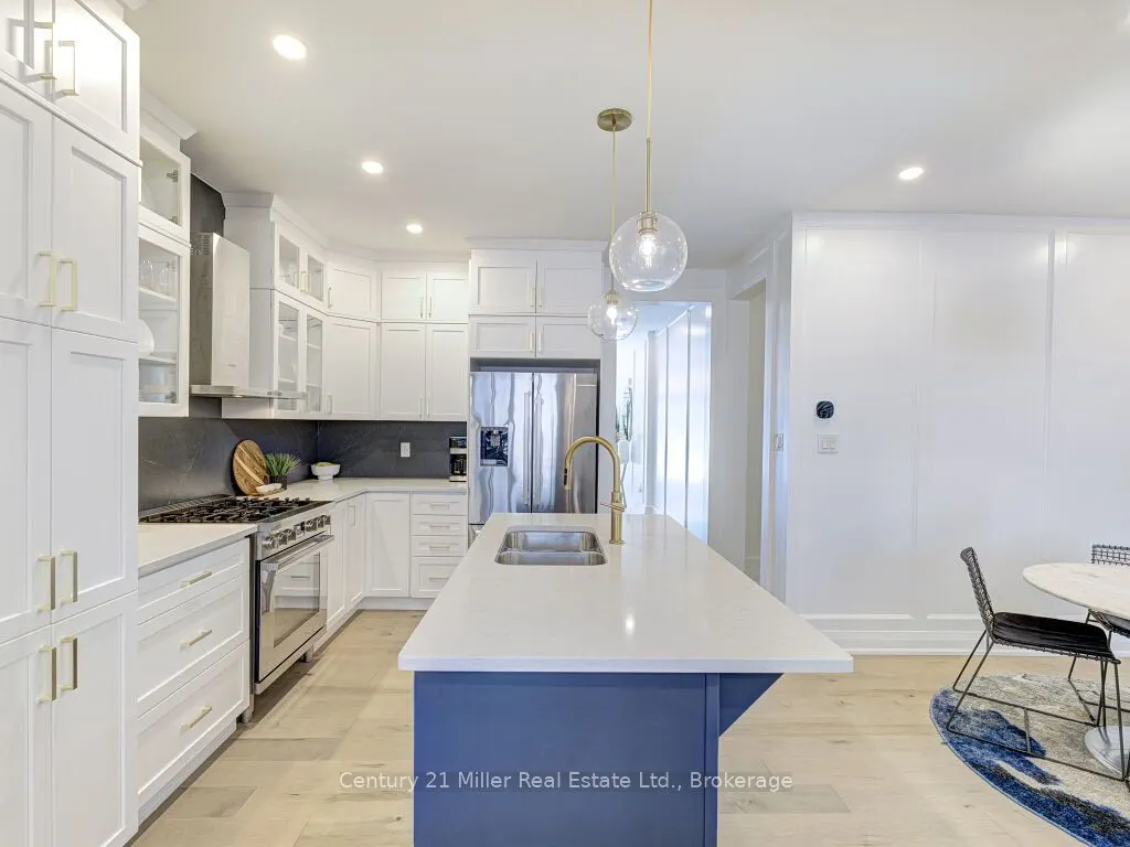 517 Kennedy Circle W