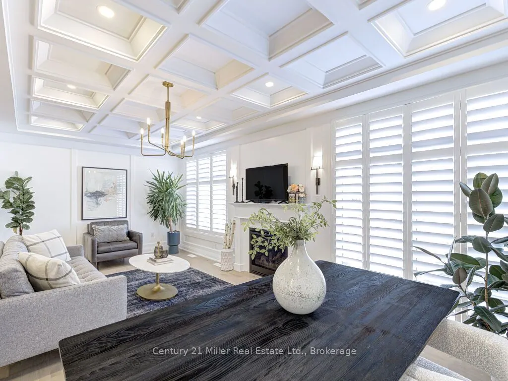 517 Kennedy Circle W