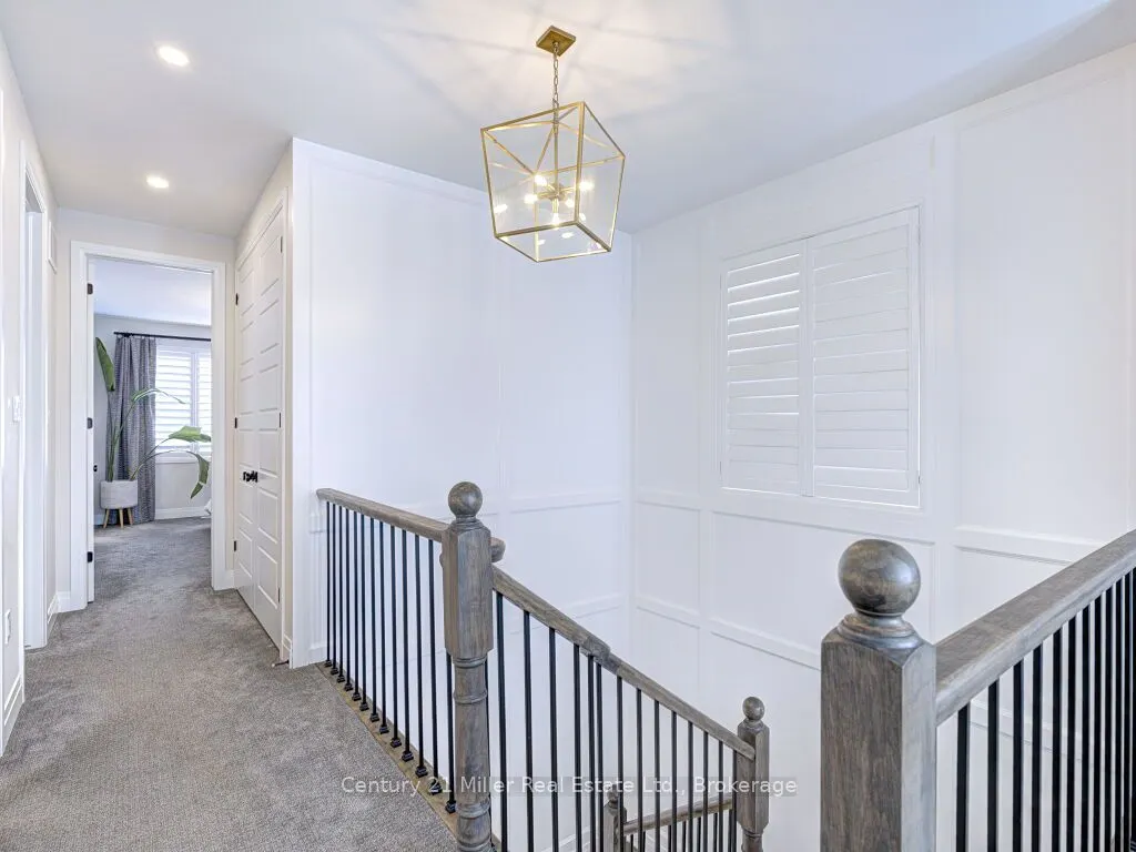 517 Kennedy Circle W