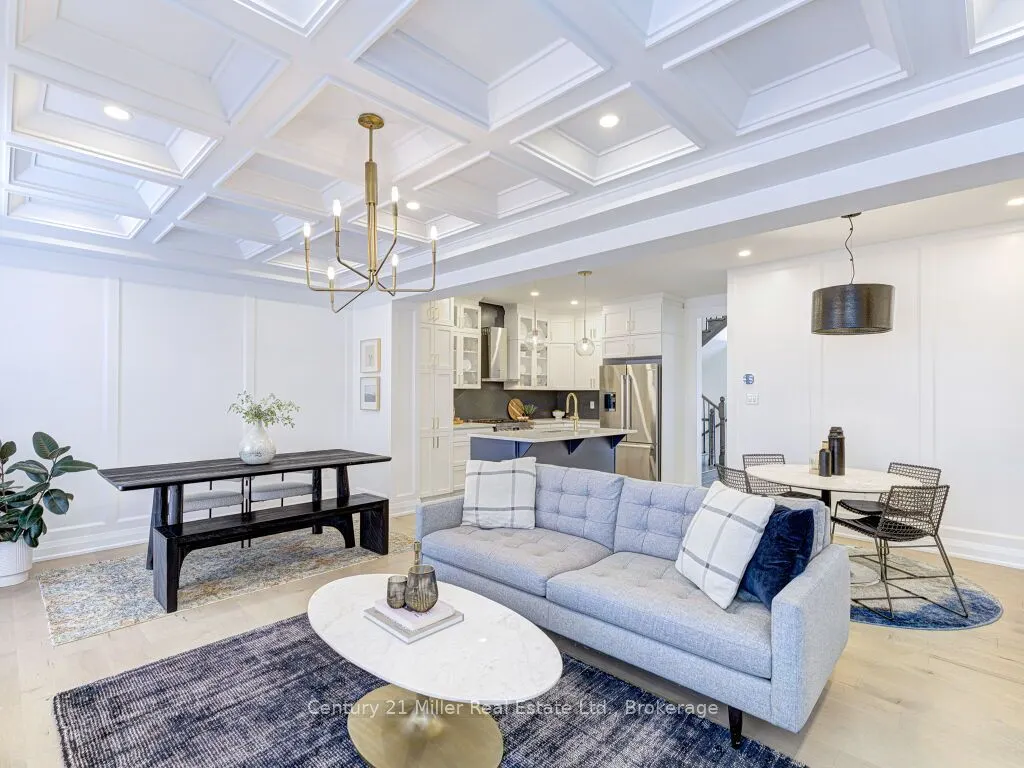 517 Kennedy Circle W
