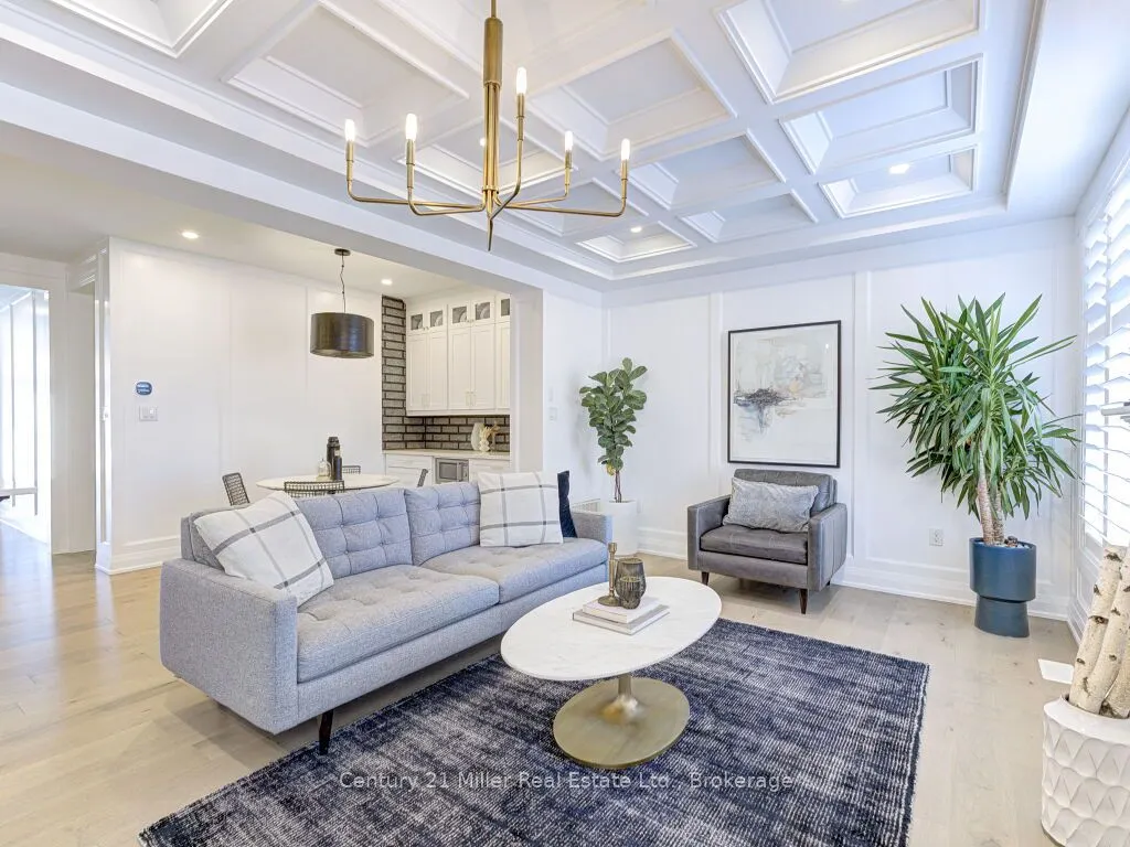 517 Kennedy Circle W