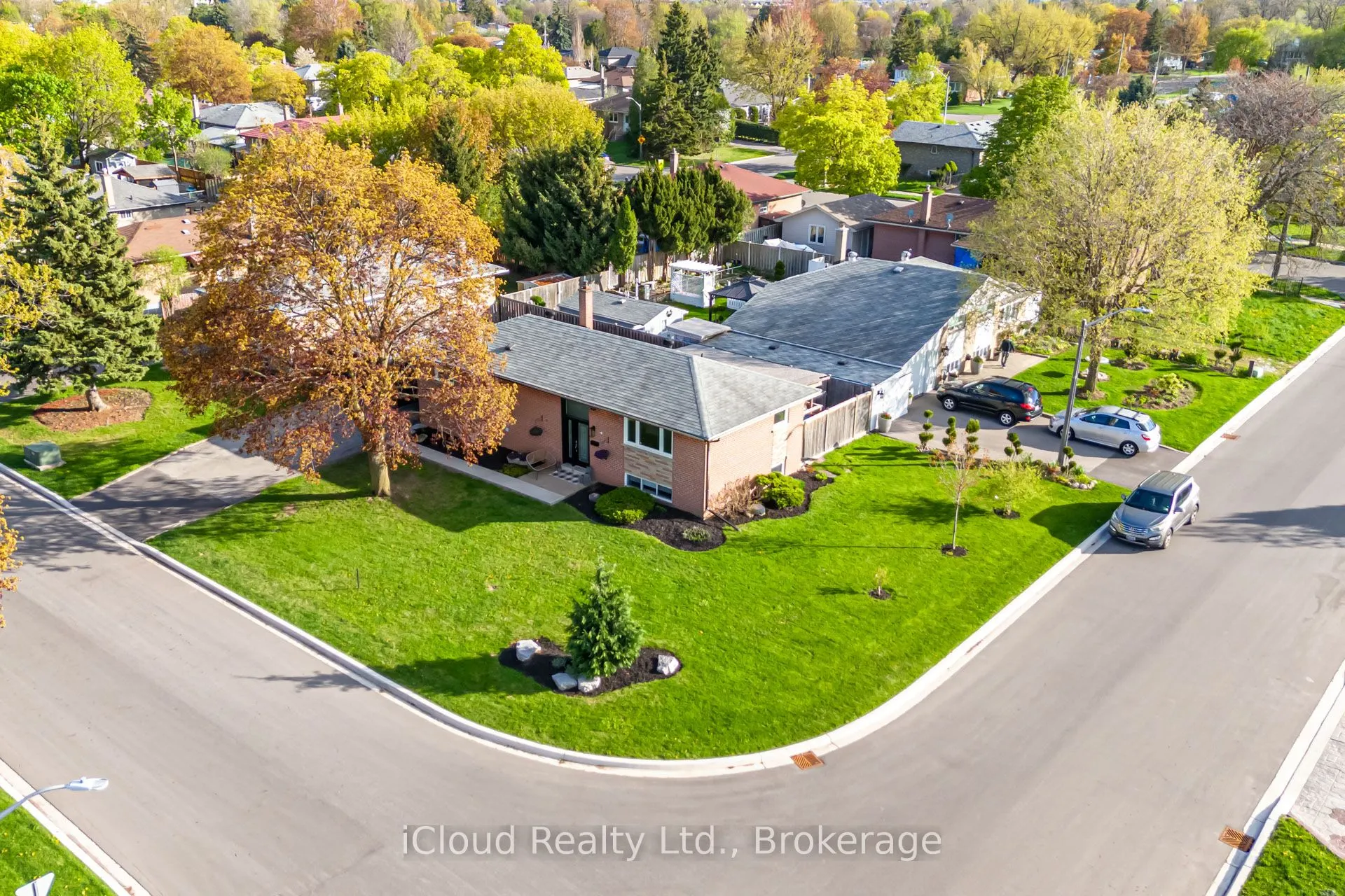 43 Sherwood Crescent