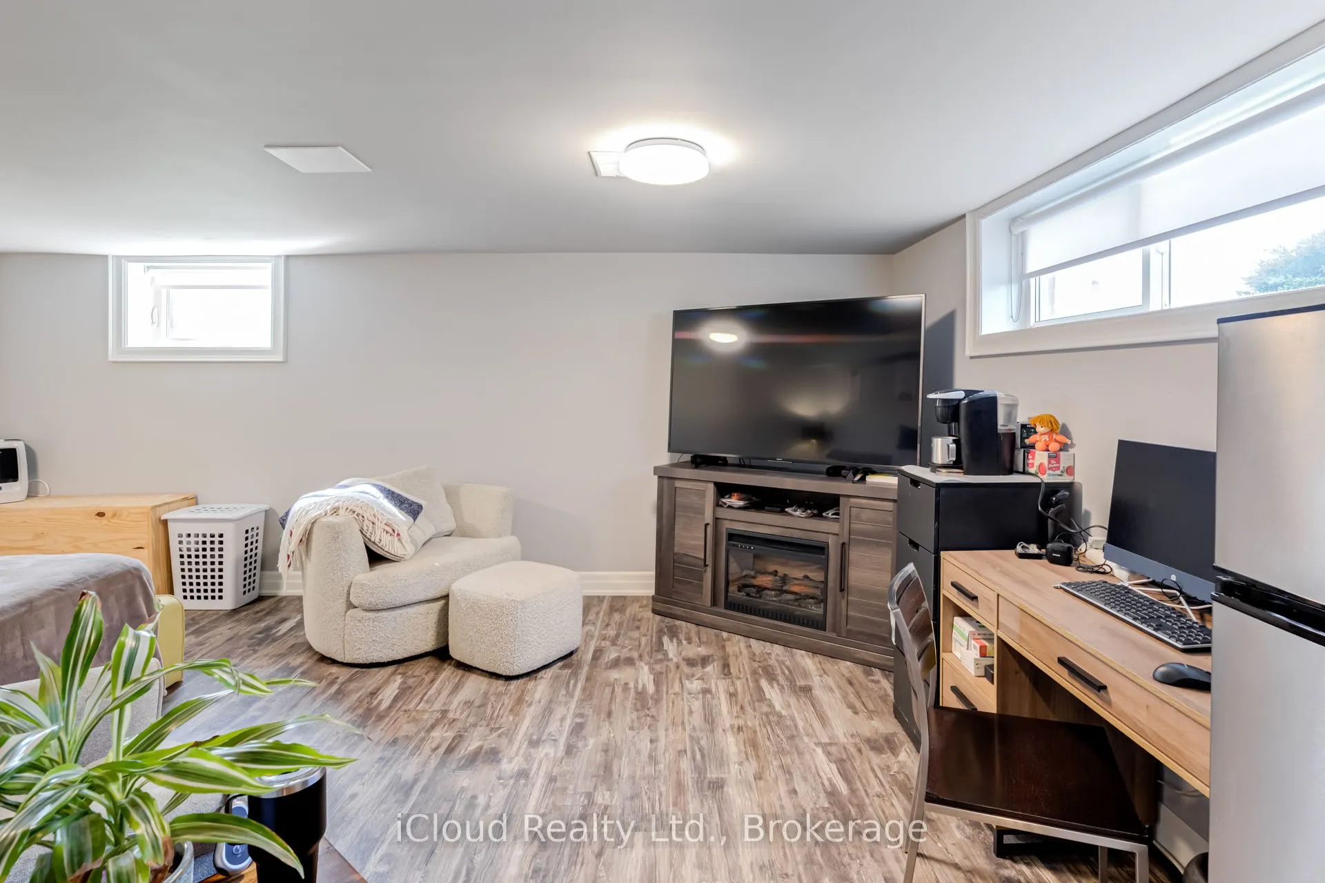 43 Sherwood Crescent