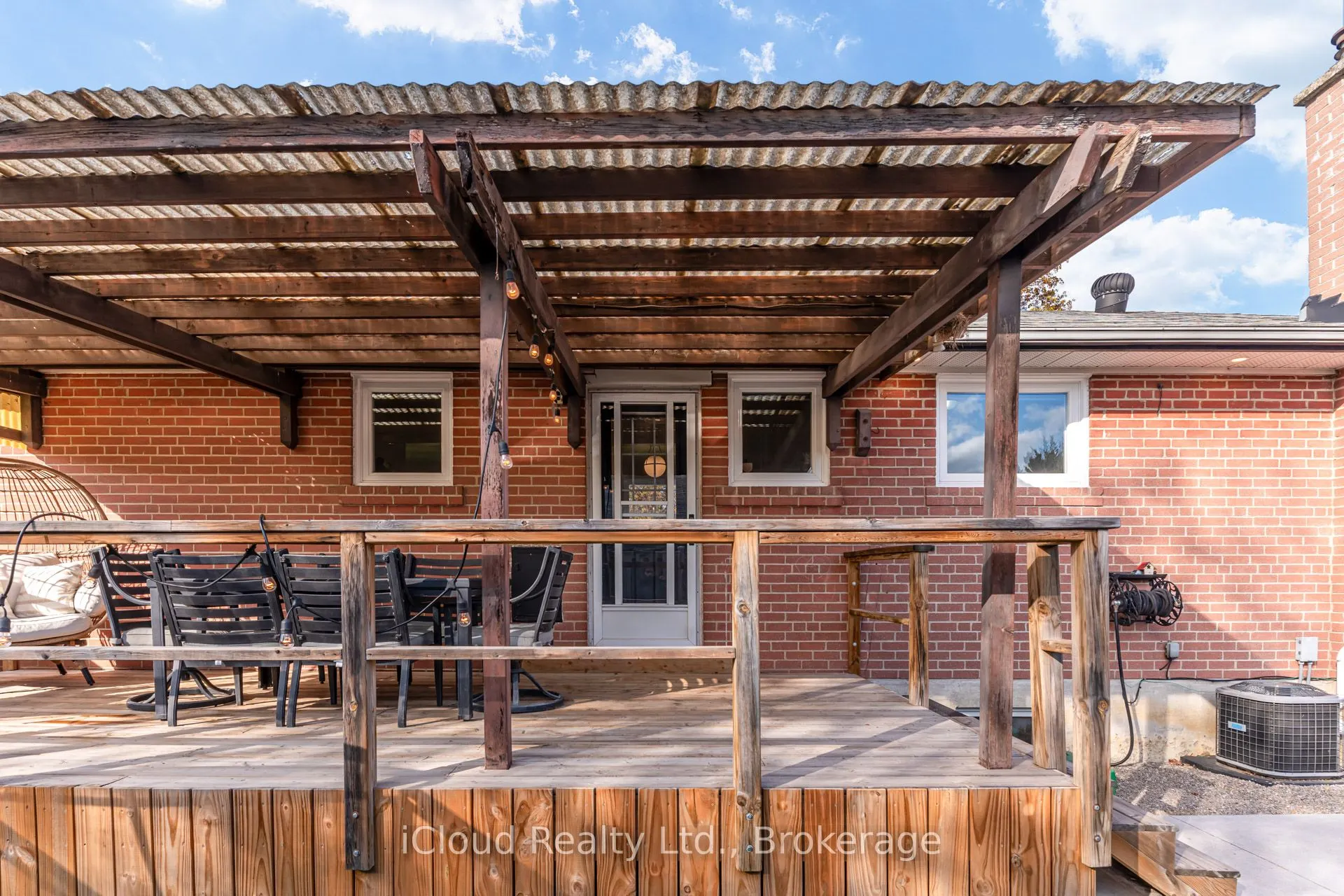 43 Sherwood Crescent