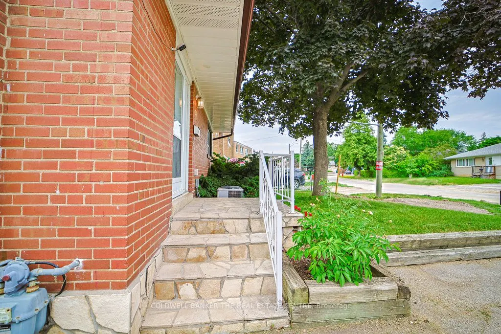 34 Crestview Avenue