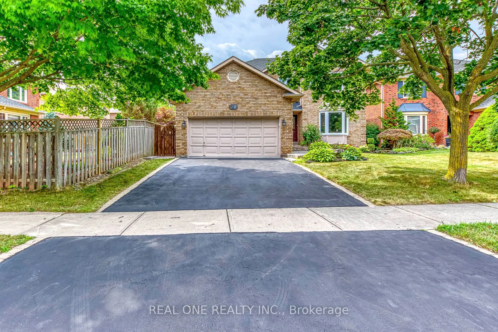 1237 Woodview Drive