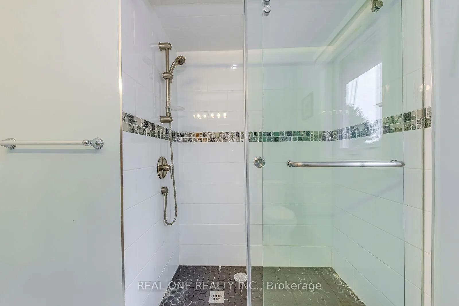 1237 Woodview Drive