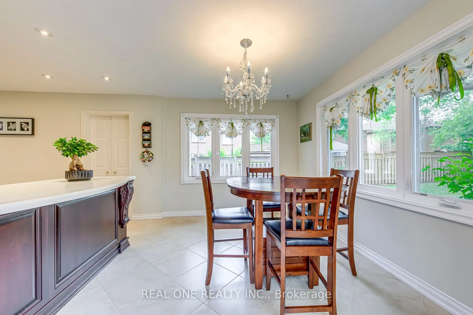 1237 Woodview Drive
