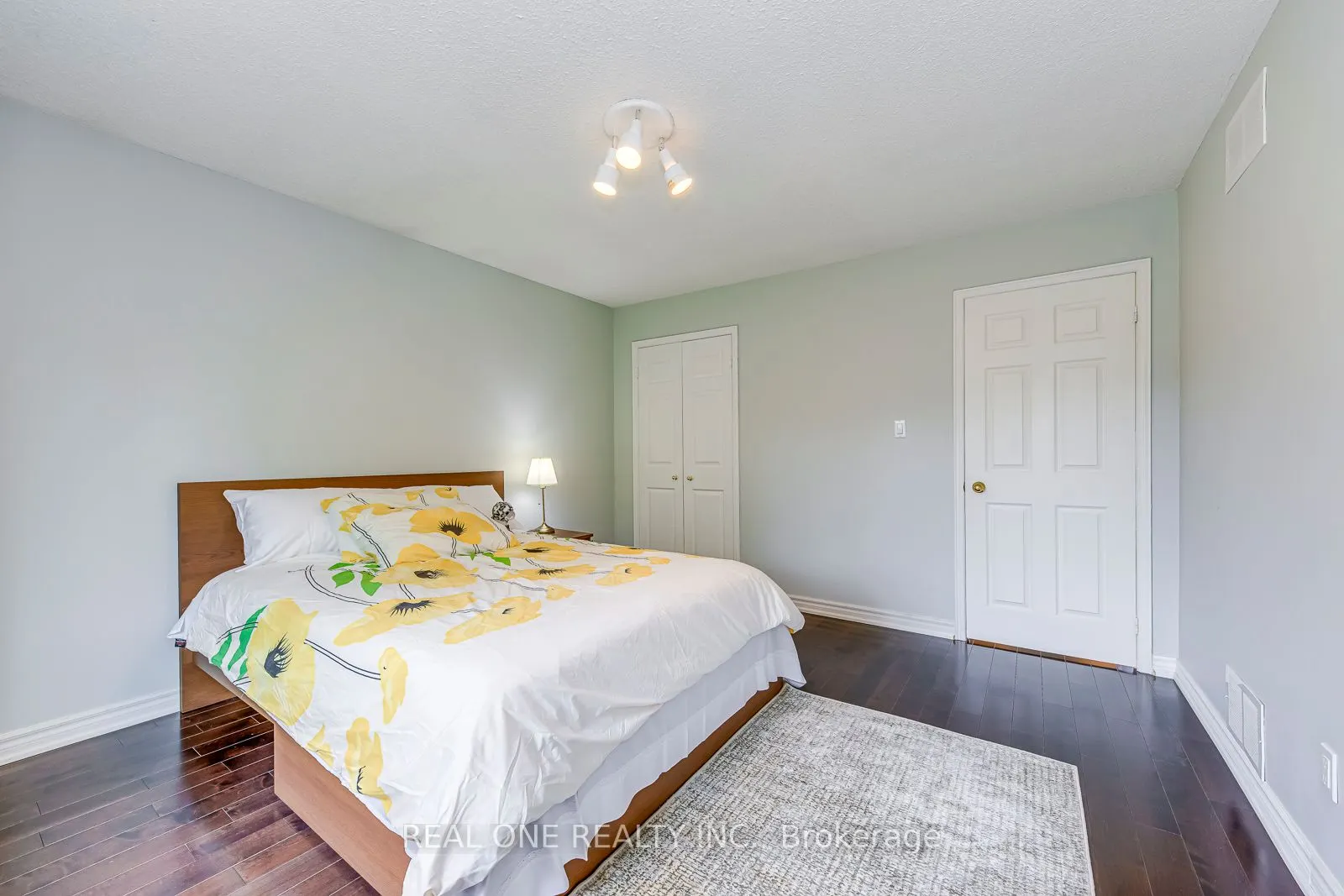 1237 Woodview Drive