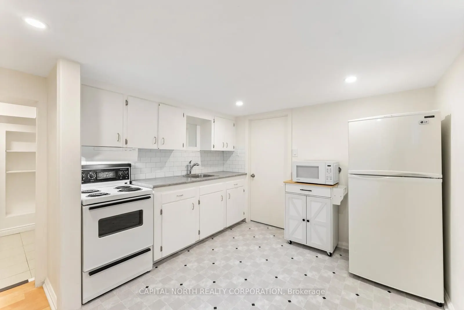 32 Brookhaven Drive, #3