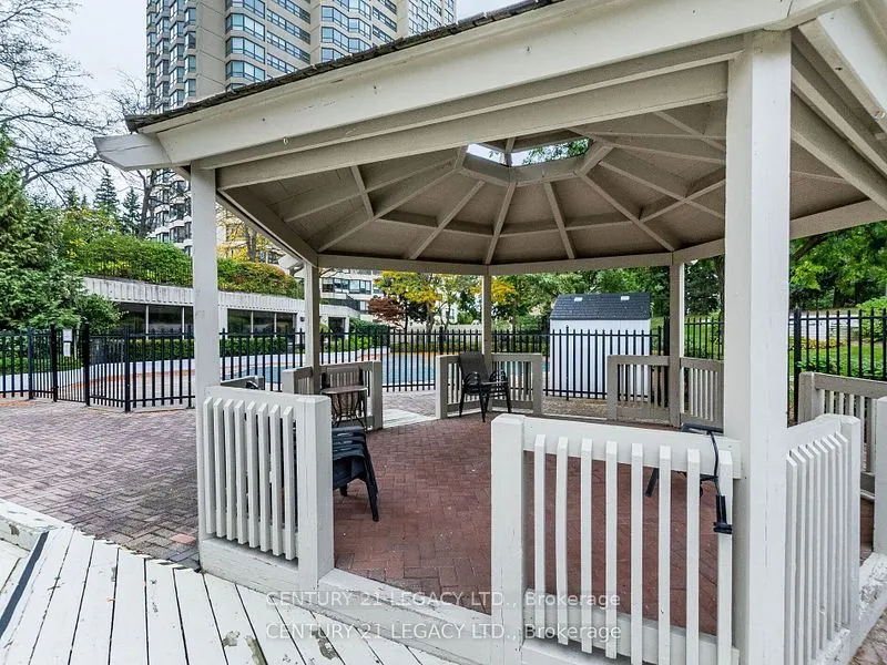 8 Lisa Street E, #1402