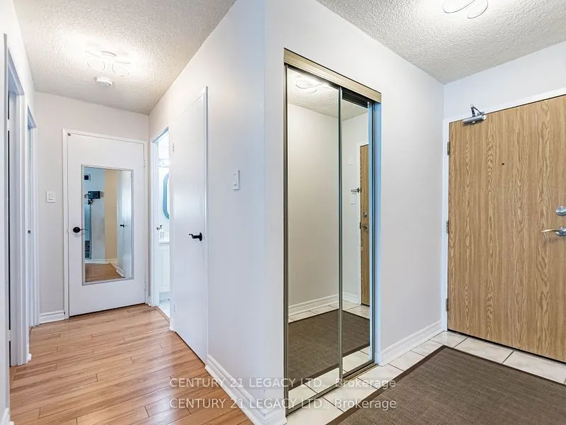 8 Lisa Street E, #1402